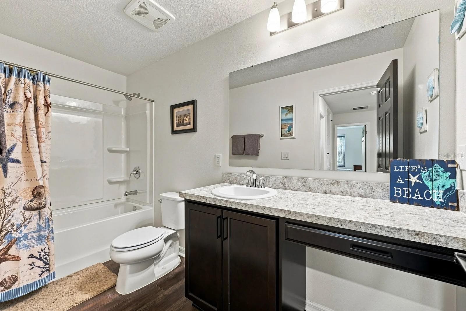 Upstairs Bathroom - 455 OVERPOOL AVE, DAVENPORT