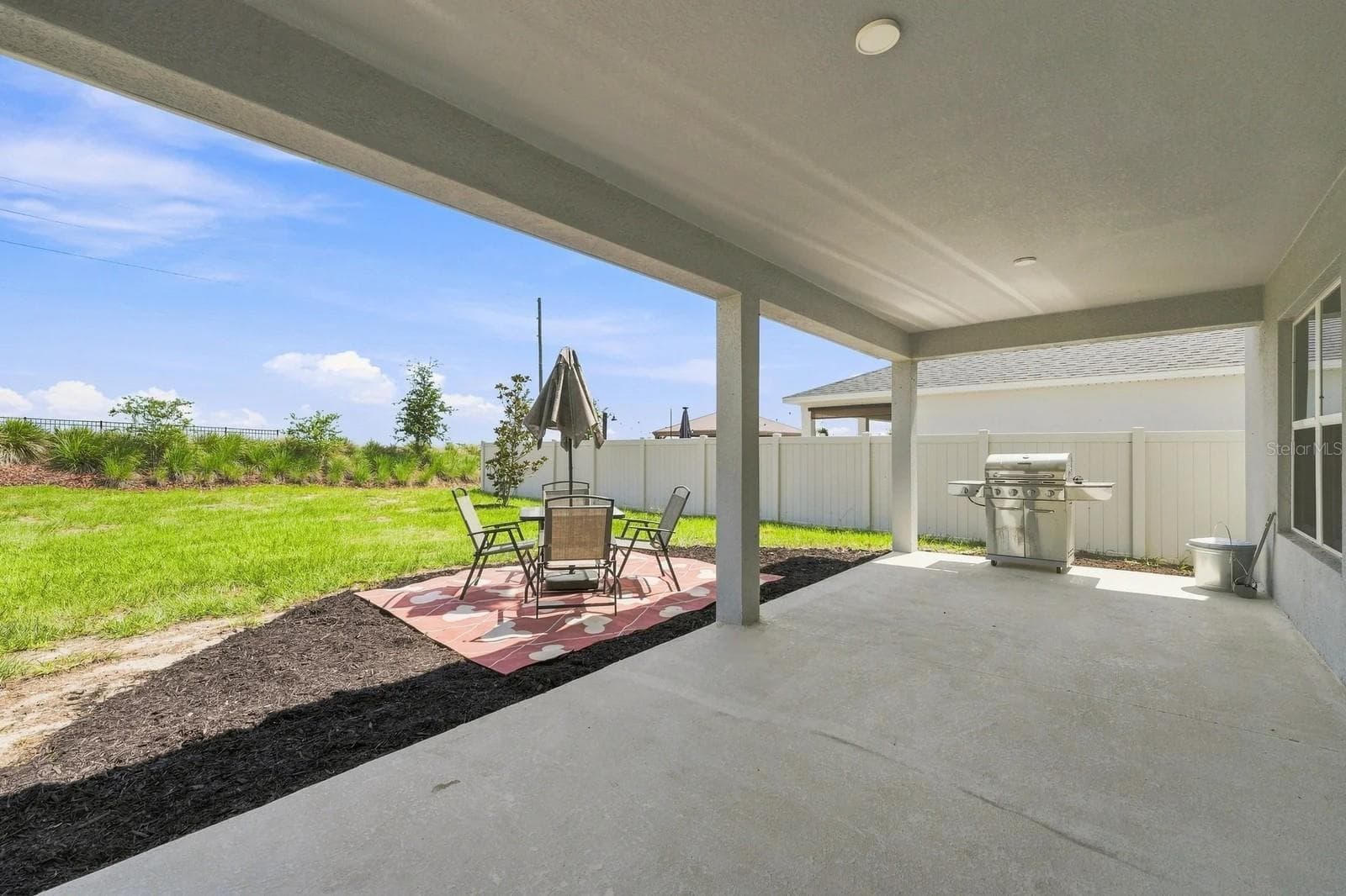Large Covered Patio - 455 OVERPOOL AVE, DAVENPORT