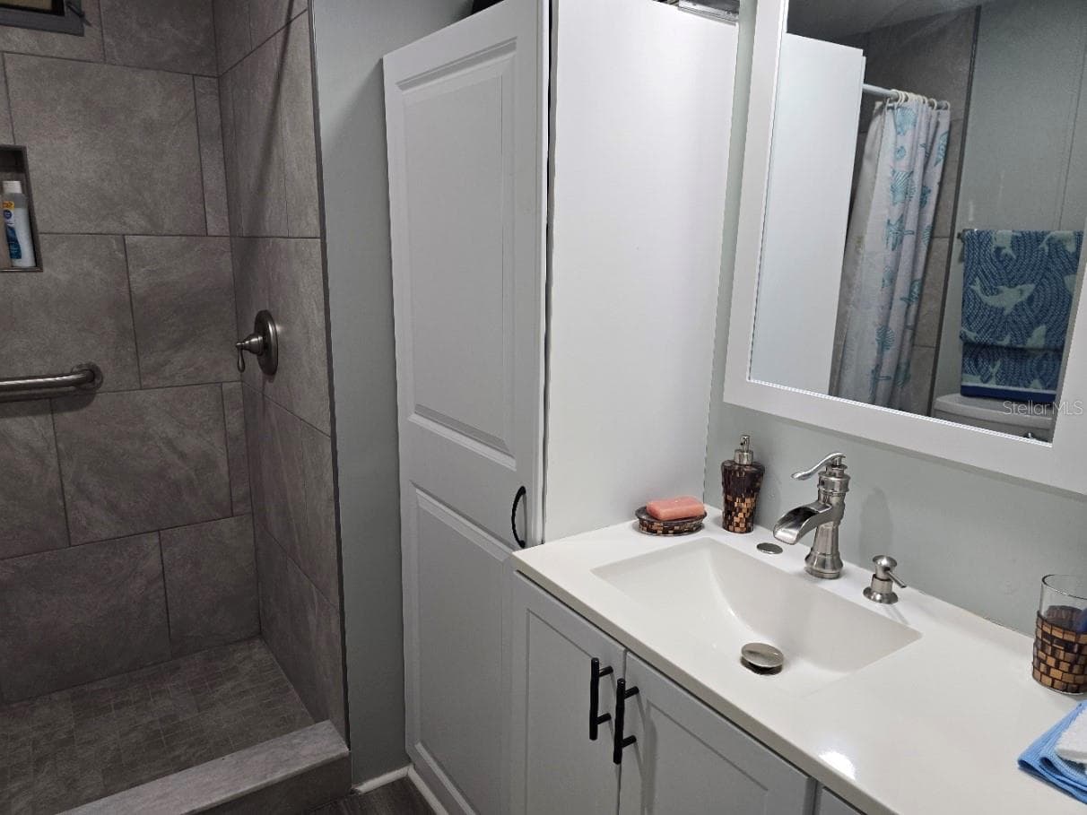 Manufactured Home at 5316 53RD AVE E #L11, BRADENTON, photo 33 of 46