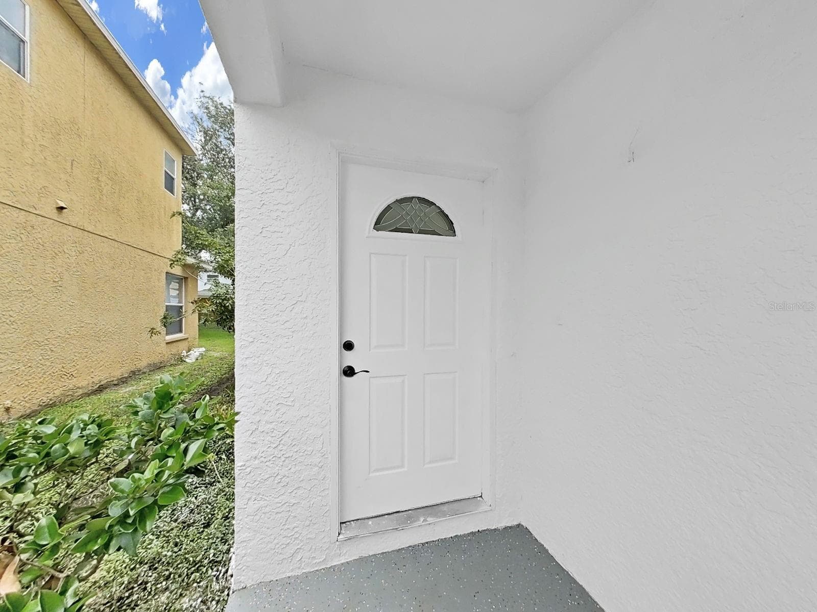 Welcome in - 1612 PROWMORE DR, BRANDON