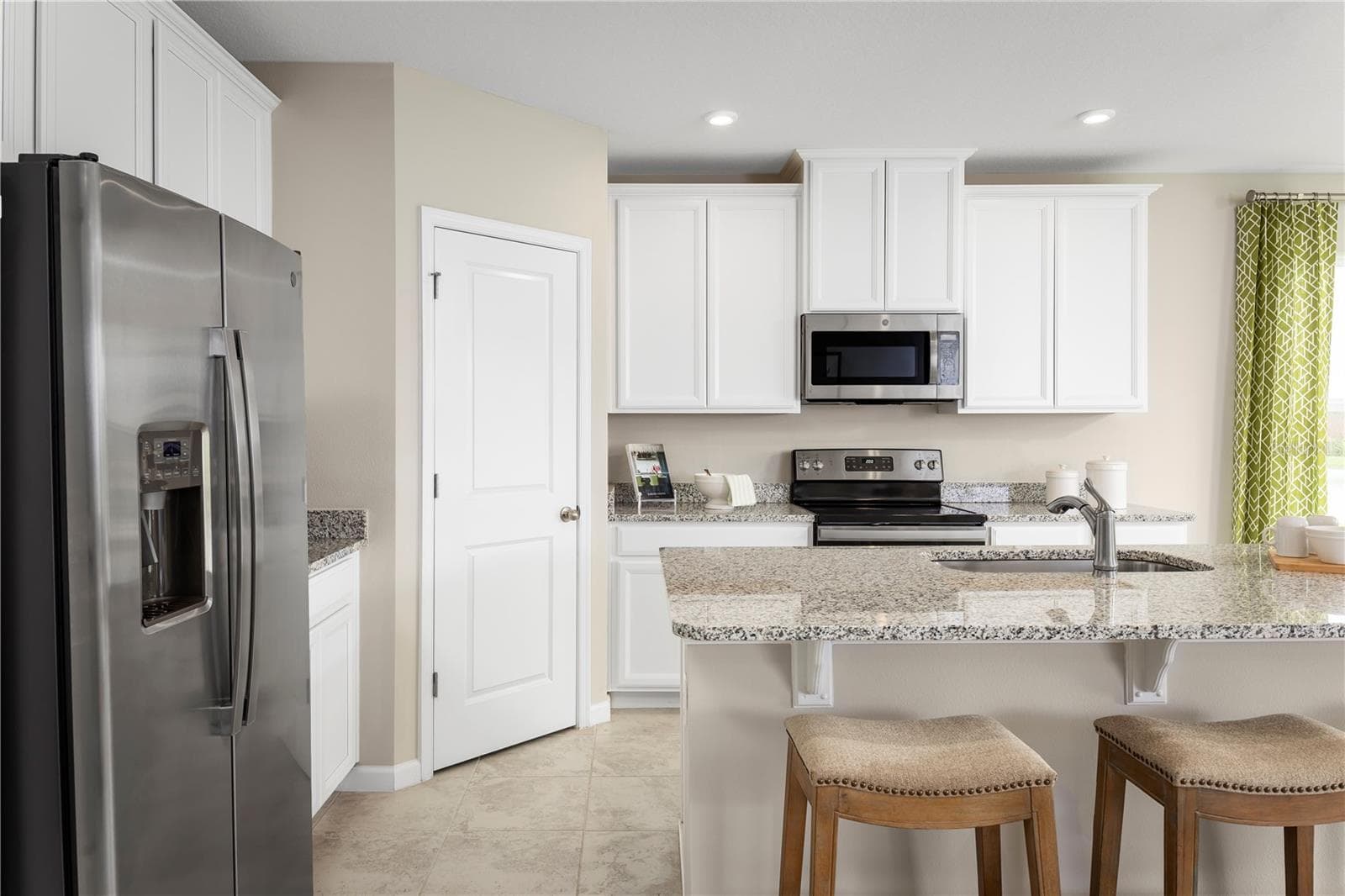 Single Family Residence at 2252 LABRADOR LOOP, WINTER HAVEN, photo 6 of 18