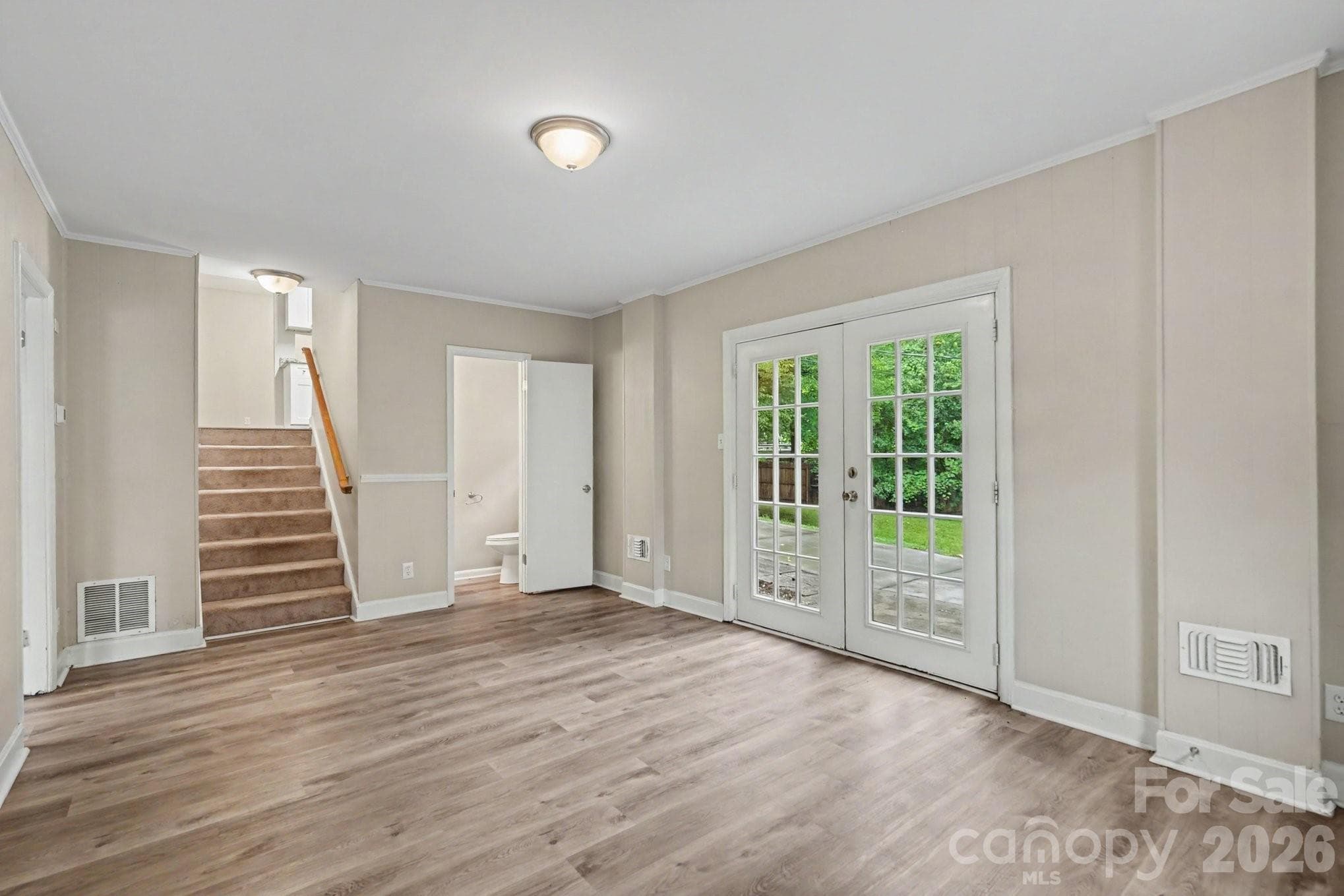 Single Family Residence at 6601 Lynfield Drive, Charlotte, photo 4 of 19