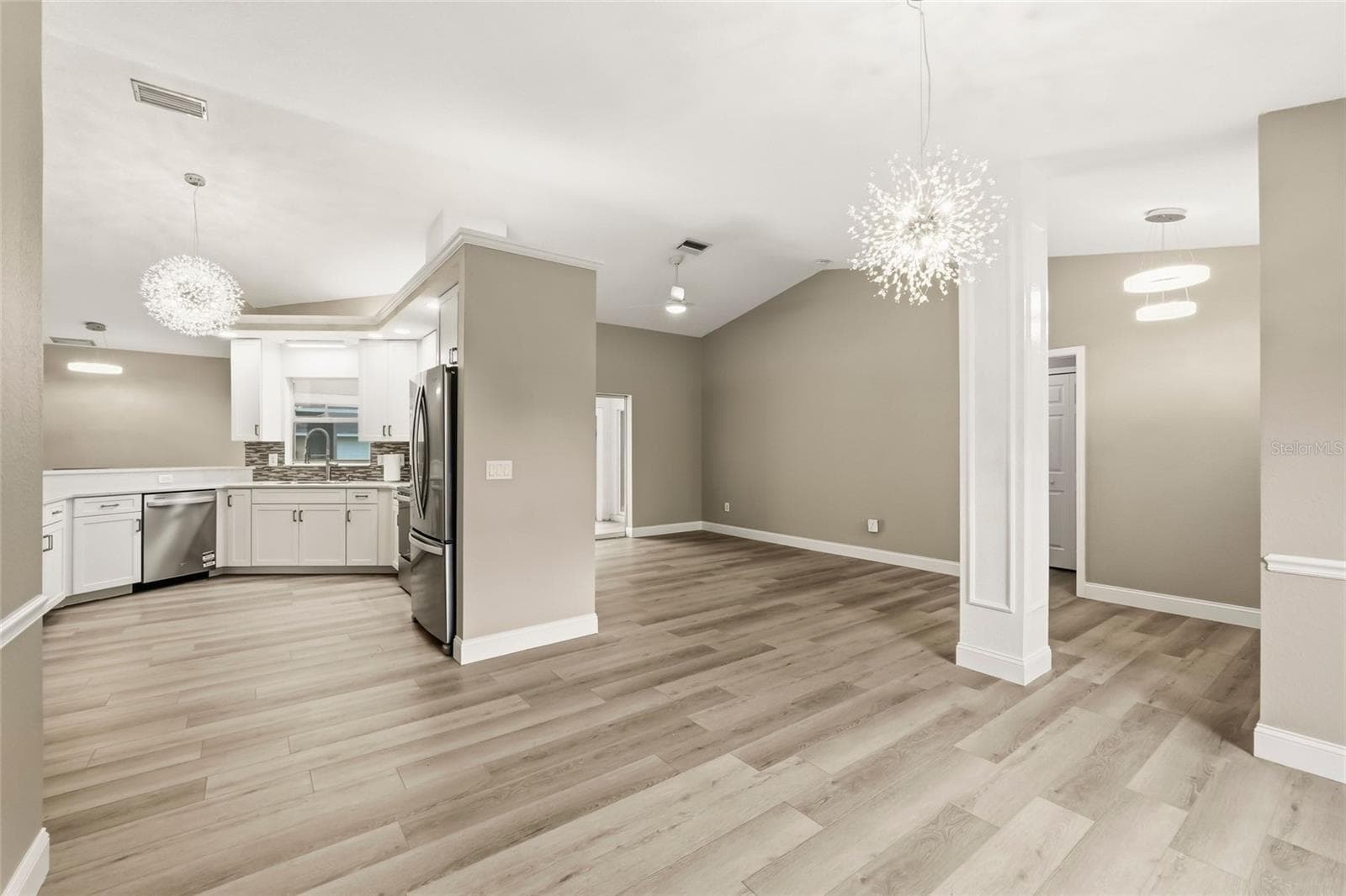 Single Family Residence at 2209 TROPICAIRE BLVD, NORTH PORT, photo 8 of 69
