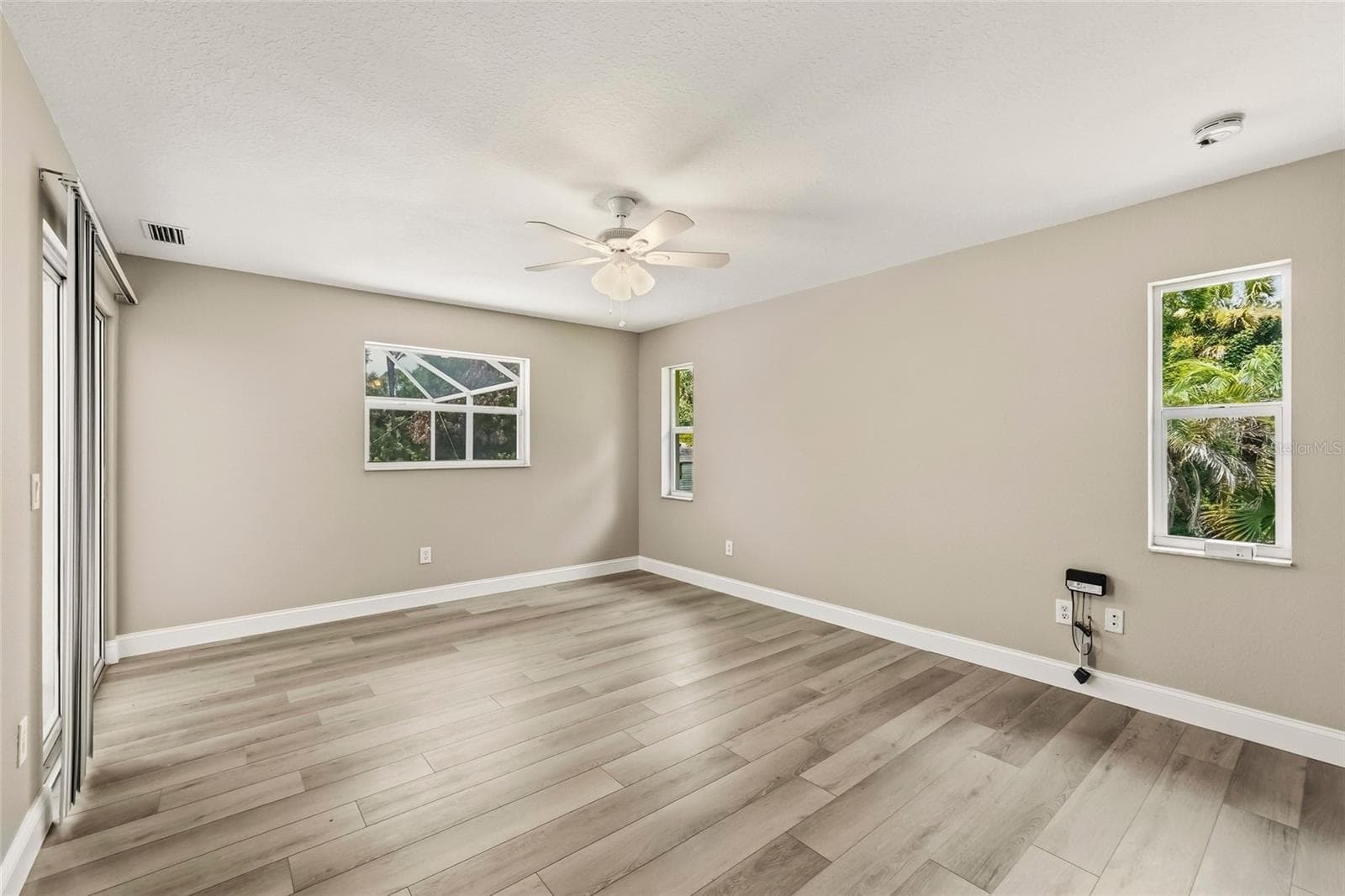 Single Family Residence at 2209 TROPICAIRE BLVD, NORTH PORT, photo 12 of 69