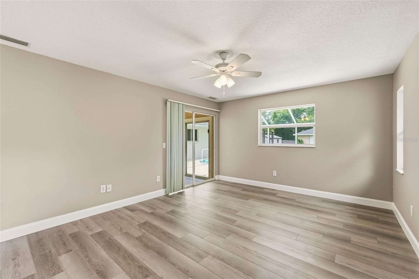 Single Family Residence at 2209 TROPICAIRE BLVD, NORTH PORT, photo 13 of 69