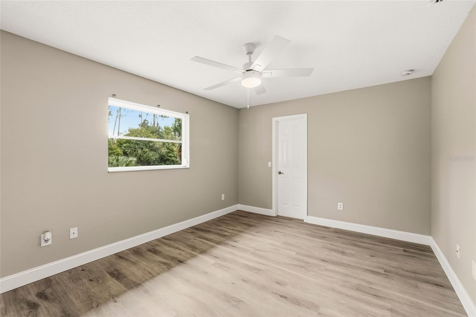 Single Family Residence at 2209 TROPICAIRE BLVD, NORTH PORT, photo 27 of 69