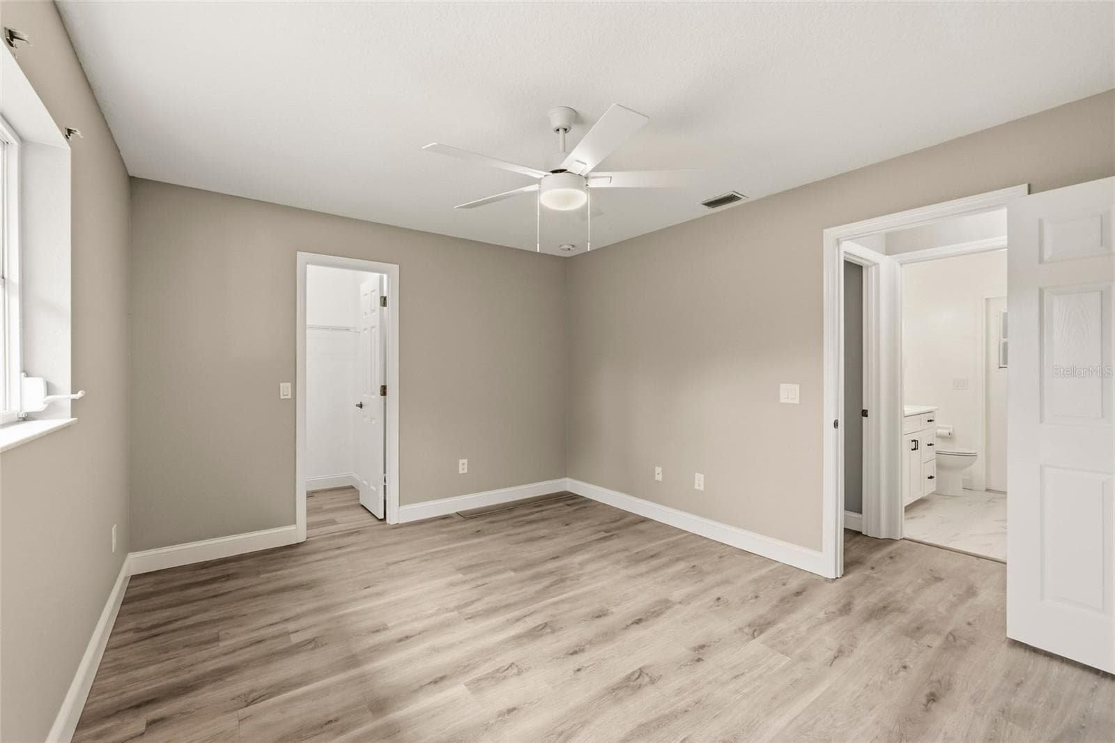Single Family Residence at 2209 TROPICAIRE BLVD, NORTH PORT, photo 29 of 69