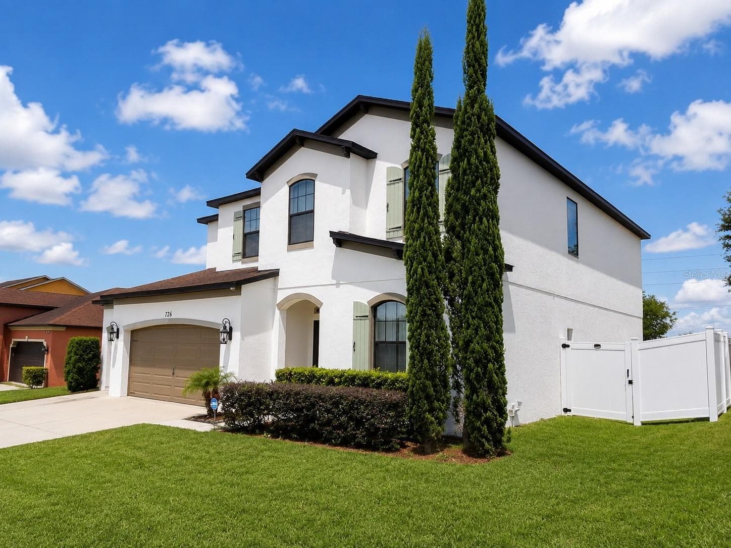 726 WOODS LANDING DR