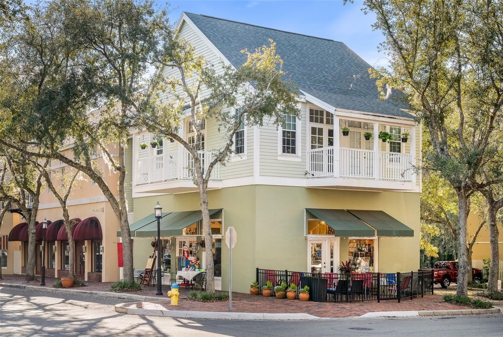 Shops and Restaurants all nearby - 9124 SW 51ST RD #302, GAINESVILLE