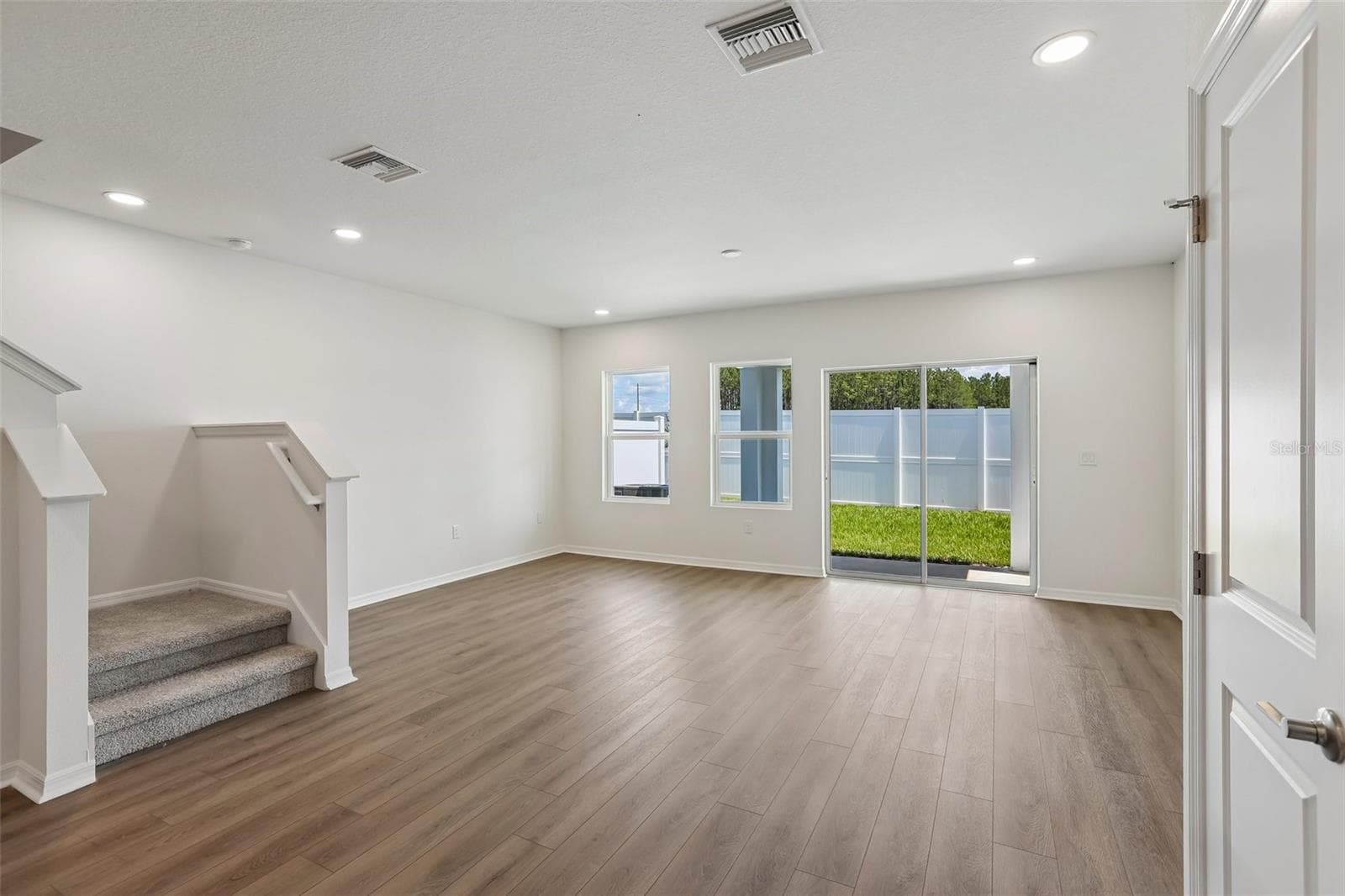 Townhouse at 34563 TURPINS AVE, ZEPHYRHILLS, photo 9 of 27