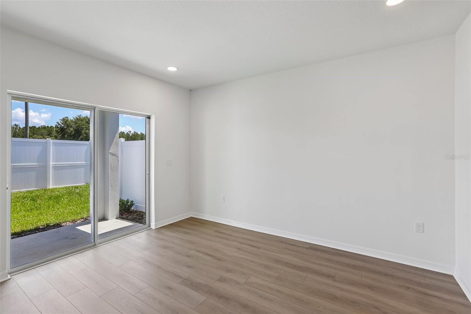 Townhouse at 34563 TURPINS AVE, ZEPHYRHILLS, photo 12 of 27