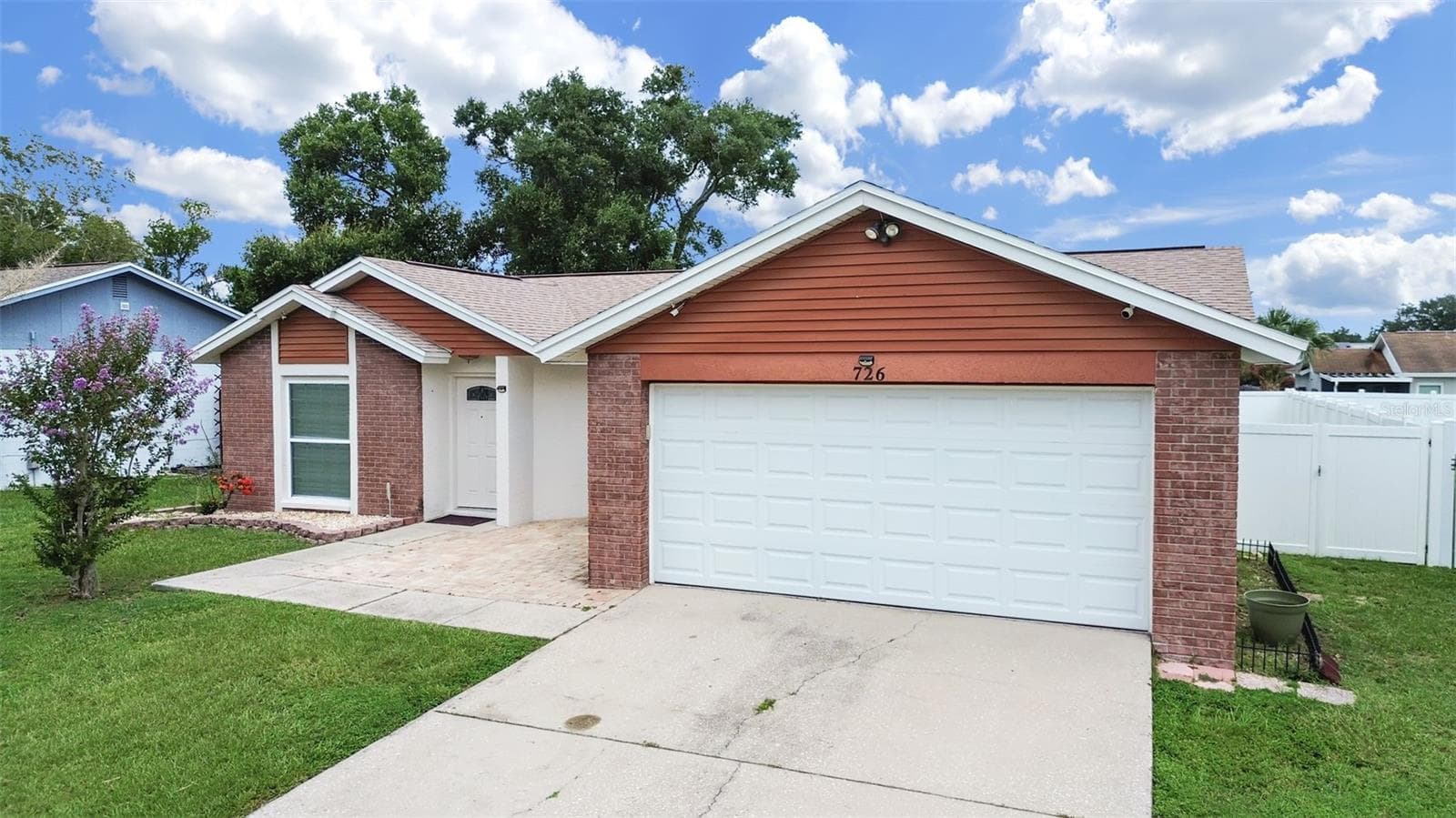 Single Family Residence at 726 STILLVIEW CIR, BRANDON, photo 2 of 56