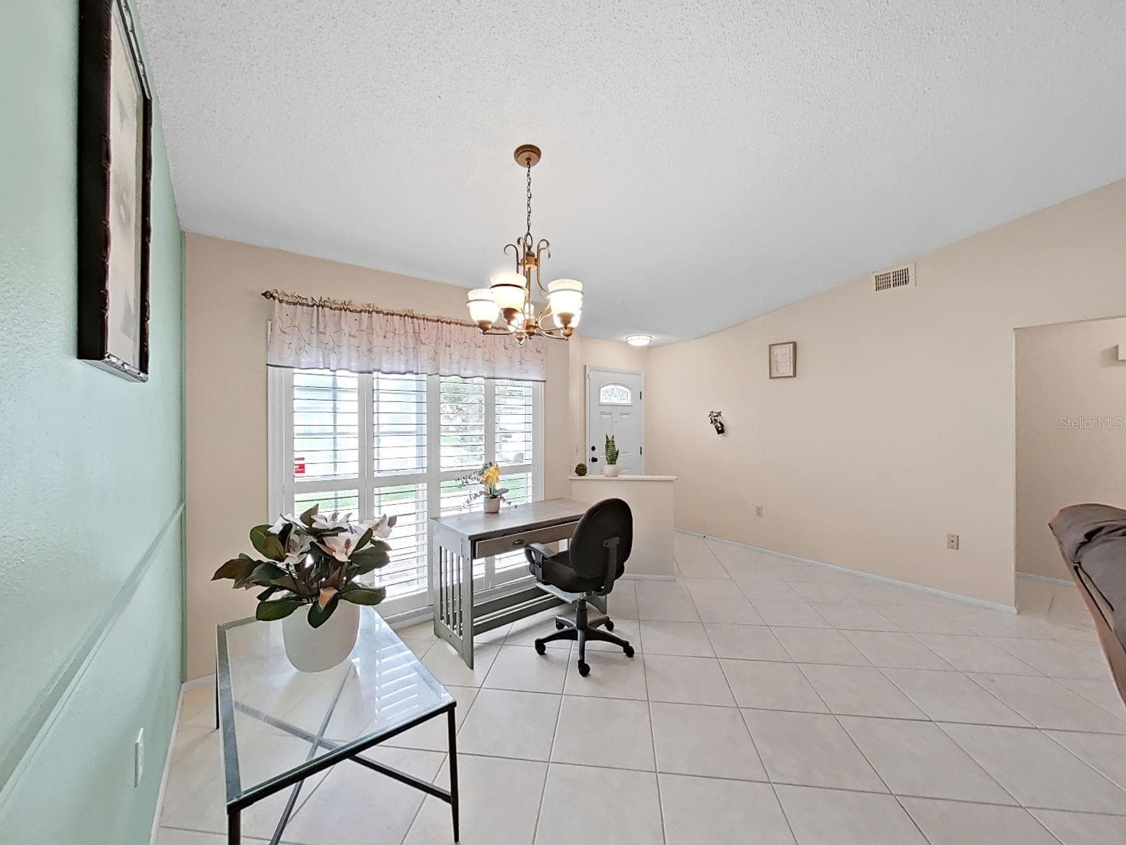 Single Family Residence at 726 STILLVIEW CIR, BRANDON, photo 8 of 56