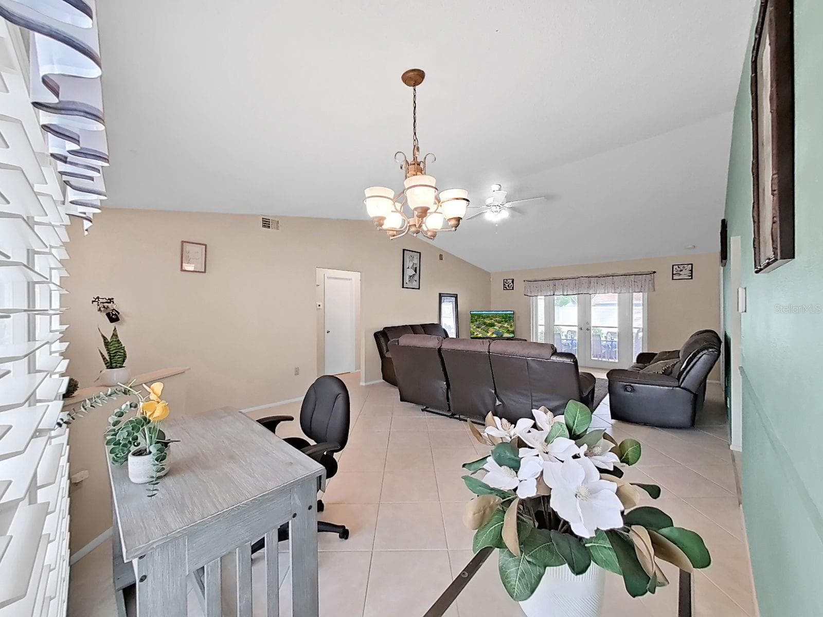 Single Family Residence at 726 STILLVIEW CIR, BRANDON, photo 10 of 56
