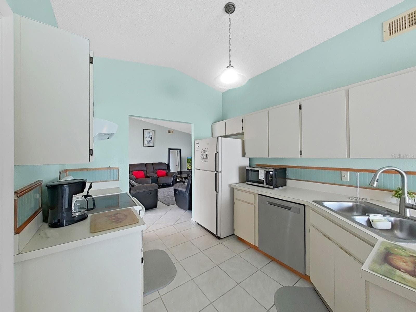 Single Family Residence at 726 STILLVIEW CIR, BRANDON, photo 17 of 56