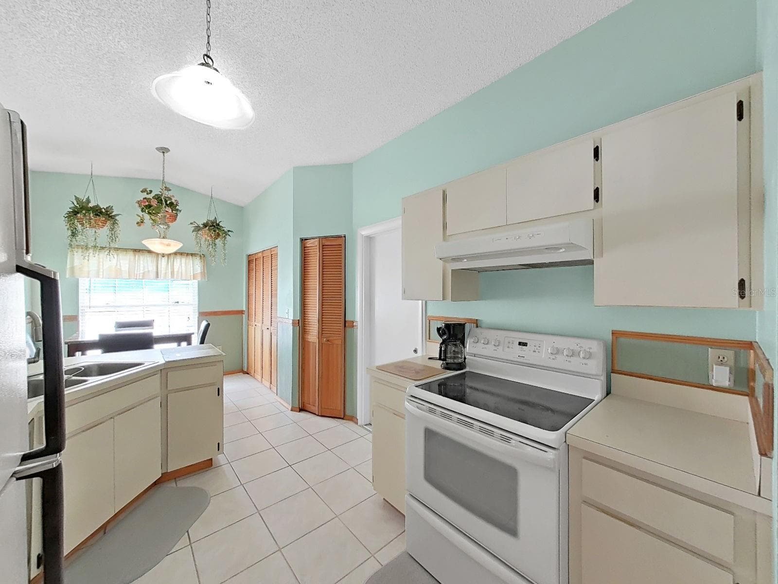 Single Family Residence at 726 STILLVIEW CIR, BRANDON, photo 18 of 56