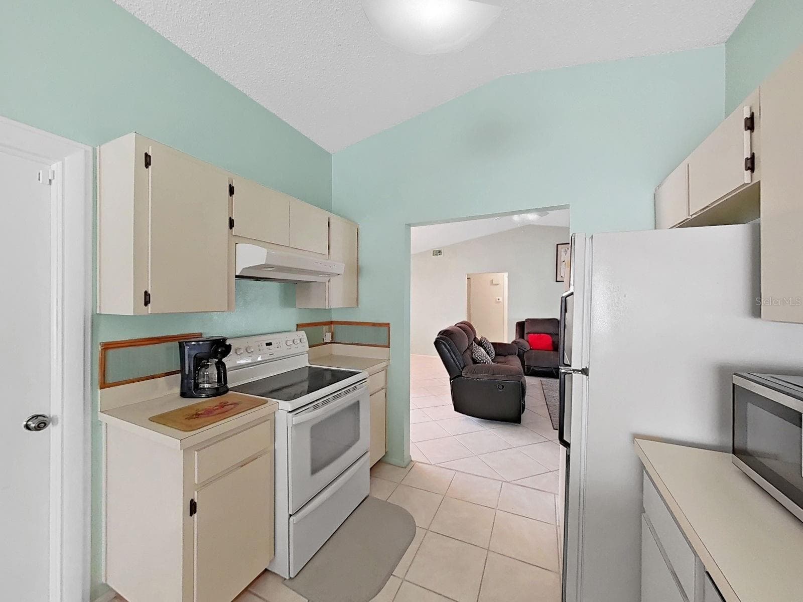 Single Family Residence at 726 STILLVIEW CIR, BRANDON, photo 19 of 56