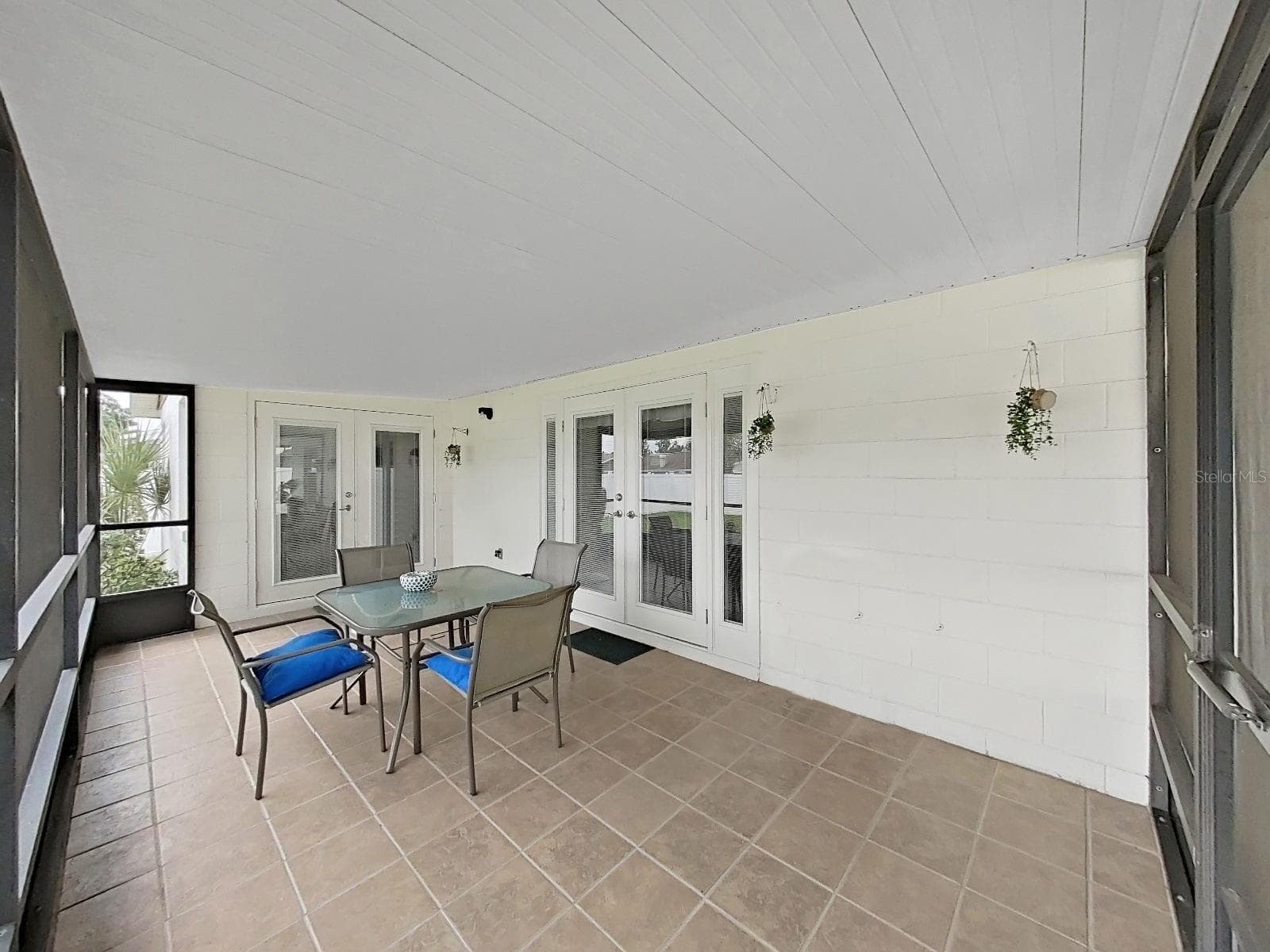Single Family Residence at 726 STILLVIEW CIR, BRANDON, photo 39 of 56