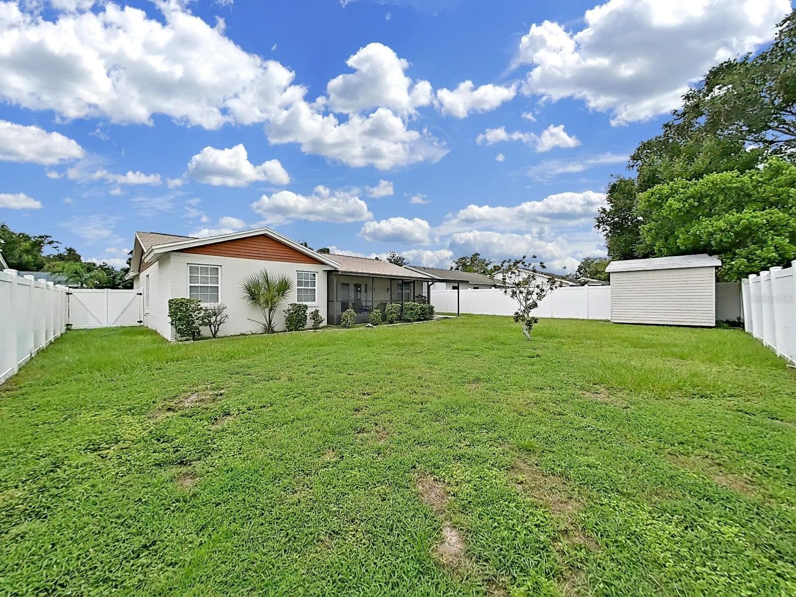 Single Family Residence at 726 STILLVIEW CIR, BRANDON, photo 43 of 56