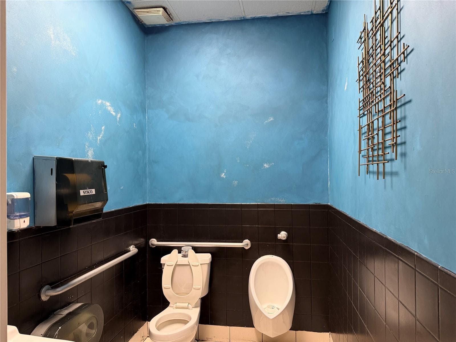 Restaurant at 12141 S ORANGE BLOSSOM TRL, ORLANDO, photo 25 of 25