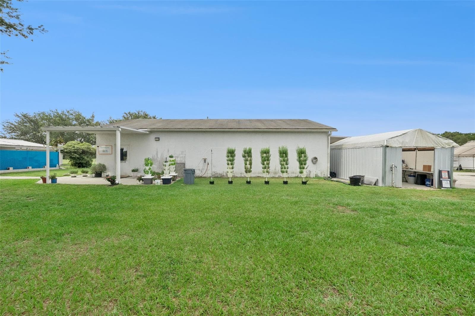 Office Building showcasing hyrdoponic growing - 15000 S US HIGHWAY 441 HWY S, SUMMERFIELD