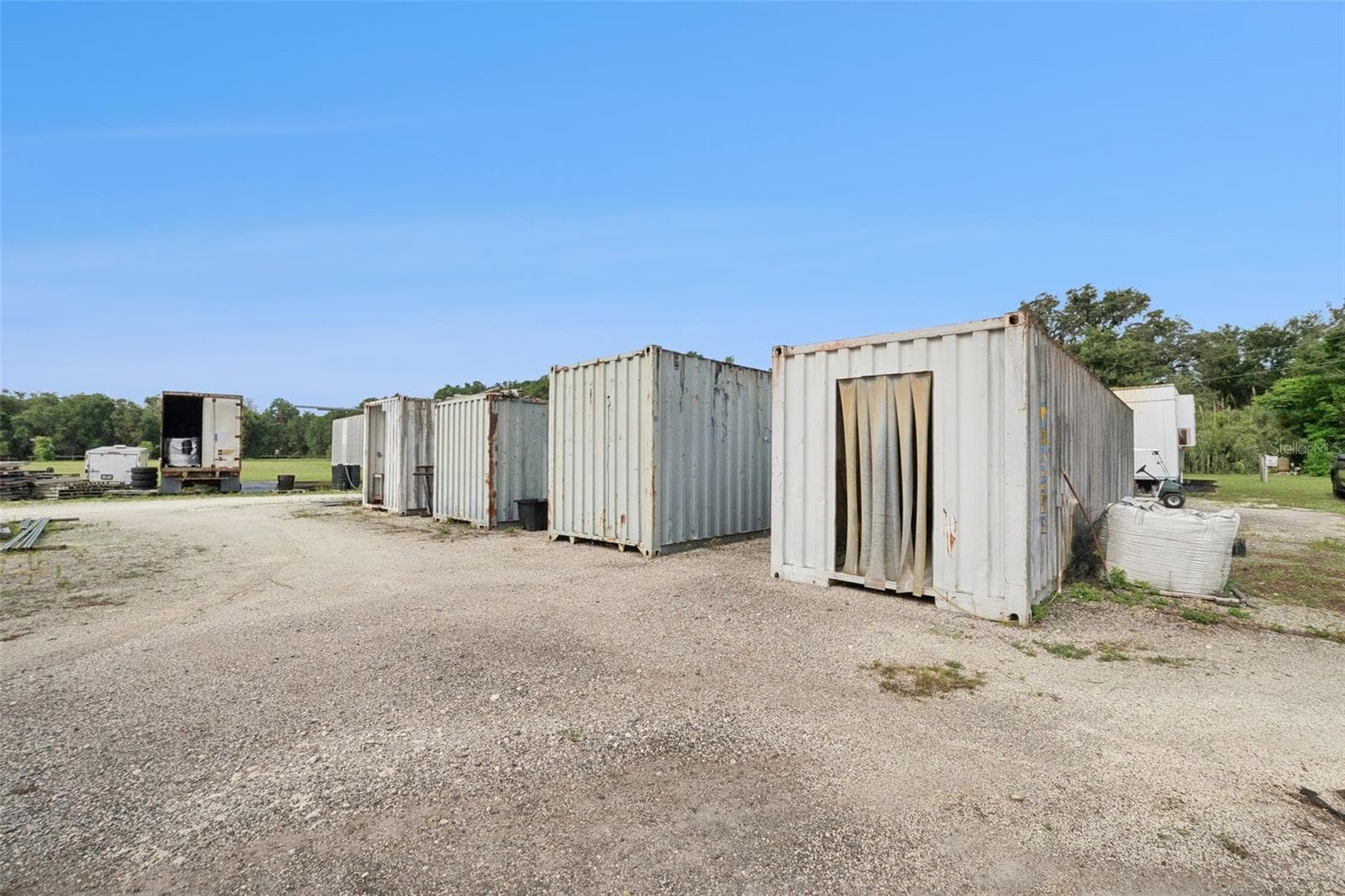 Dry storage - 15000 S US HIGHWAY 441 HWY S, SUMMERFIELD