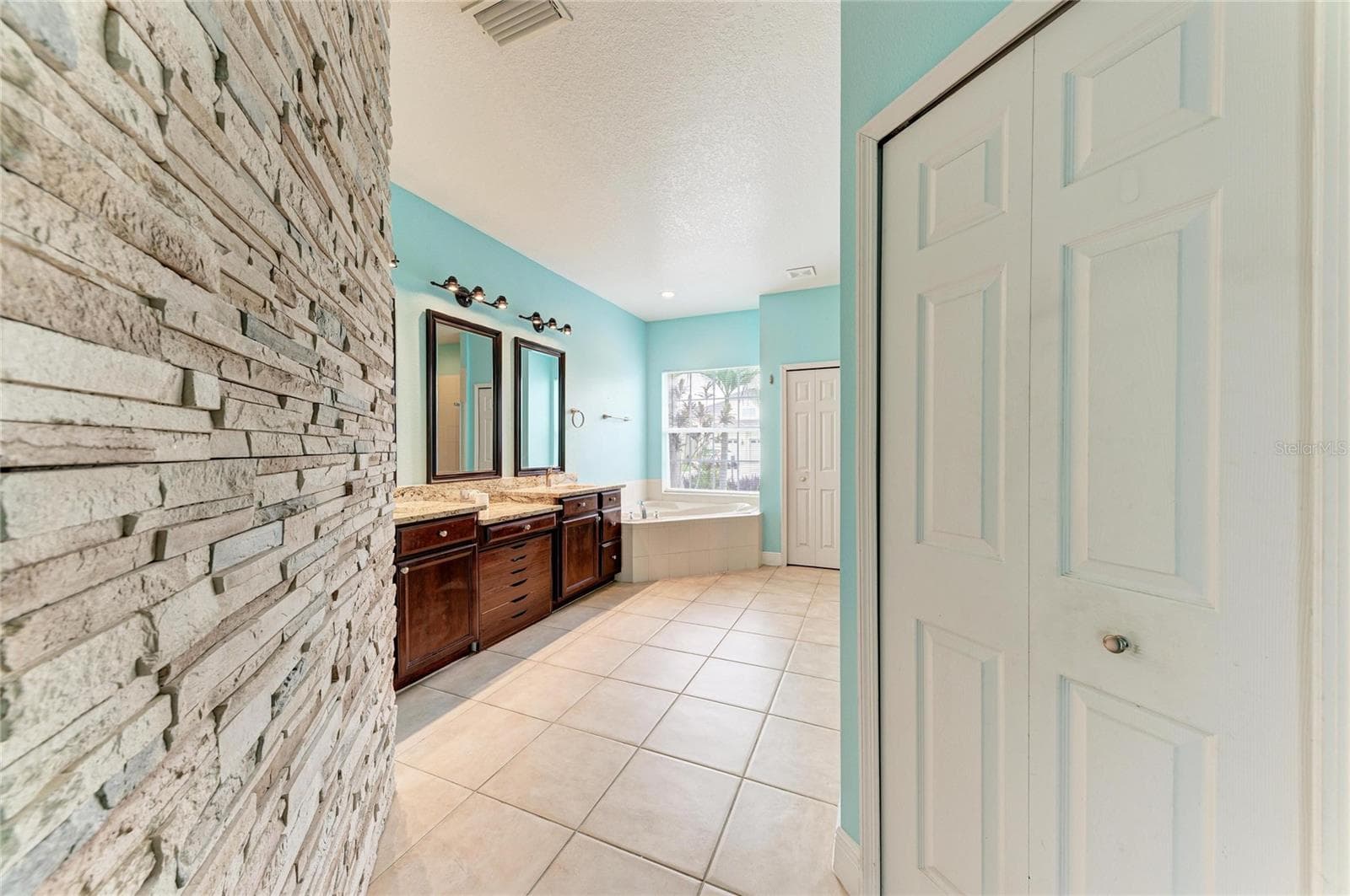 Single Family Residence at 1656 PINYON PINE DR, SARASOTA, photo 22 of 46