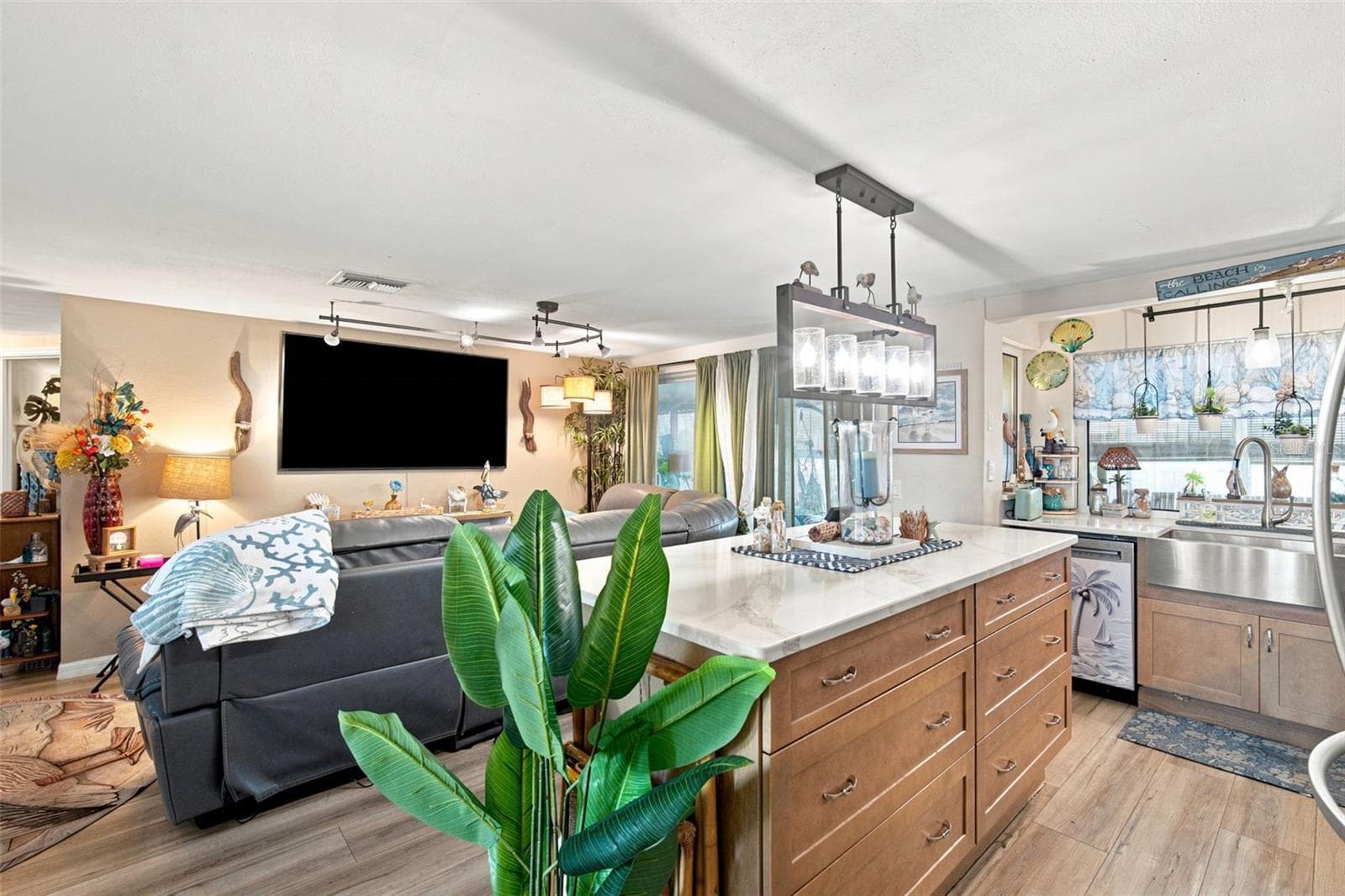 Single Family Residence at 12816 4TH ISLE, HUDSON, photo 12 of 60