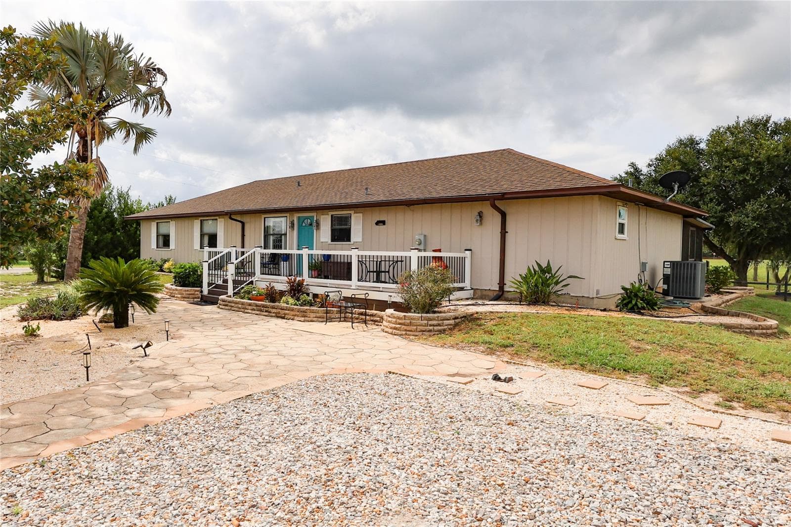 Single Family Residence at 5015 TWIN LAKES LN, BARTOW, photo 4 of 48