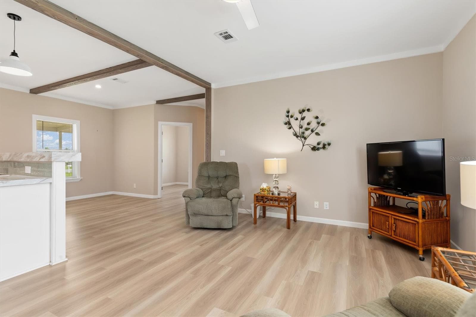 Manufactured Home at 6287 GREENFINCH RD, ENGLEWOOD, photo 6 of 47