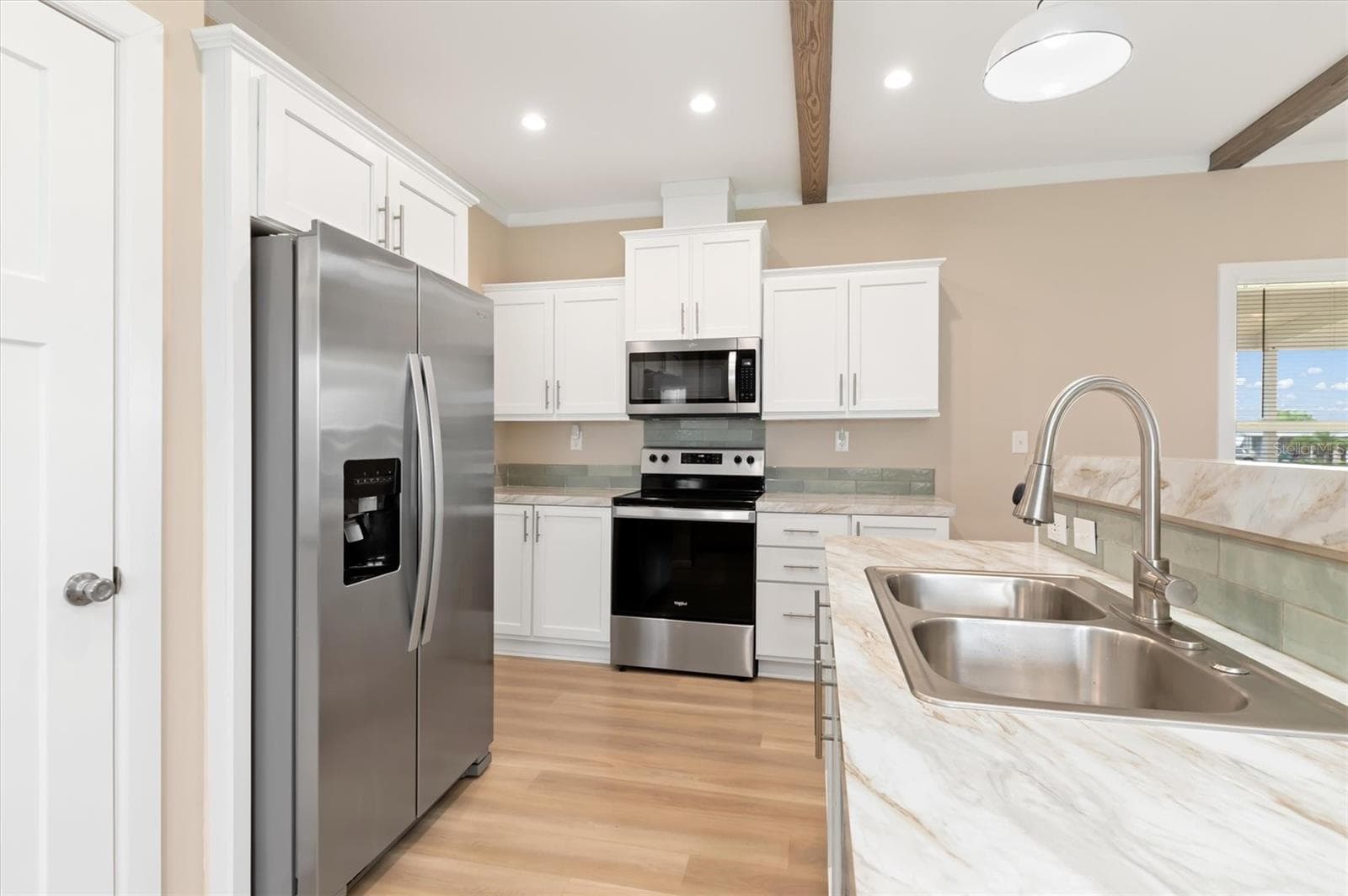 Manufactured Home at 6287 GREENFINCH RD, ENGLEWOOD, photo 10 of 47