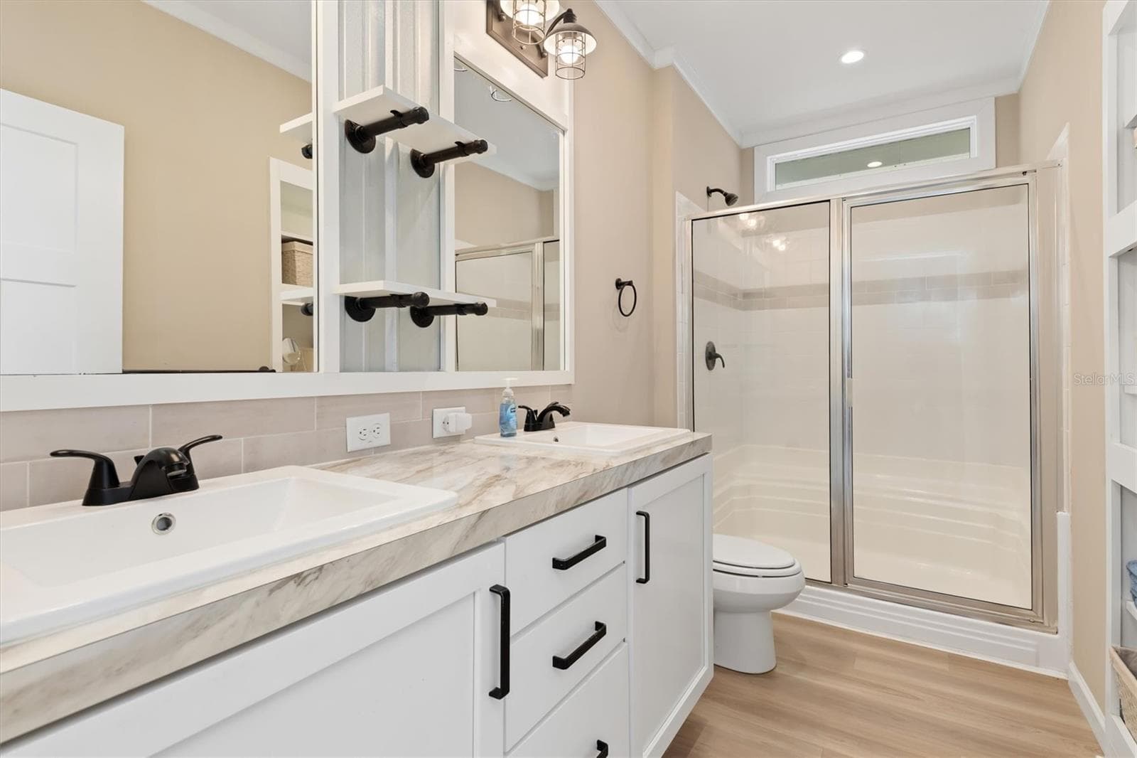 Primary bath with dual sinks - 6287 GREENFINCH RD, ENGLEWOOD