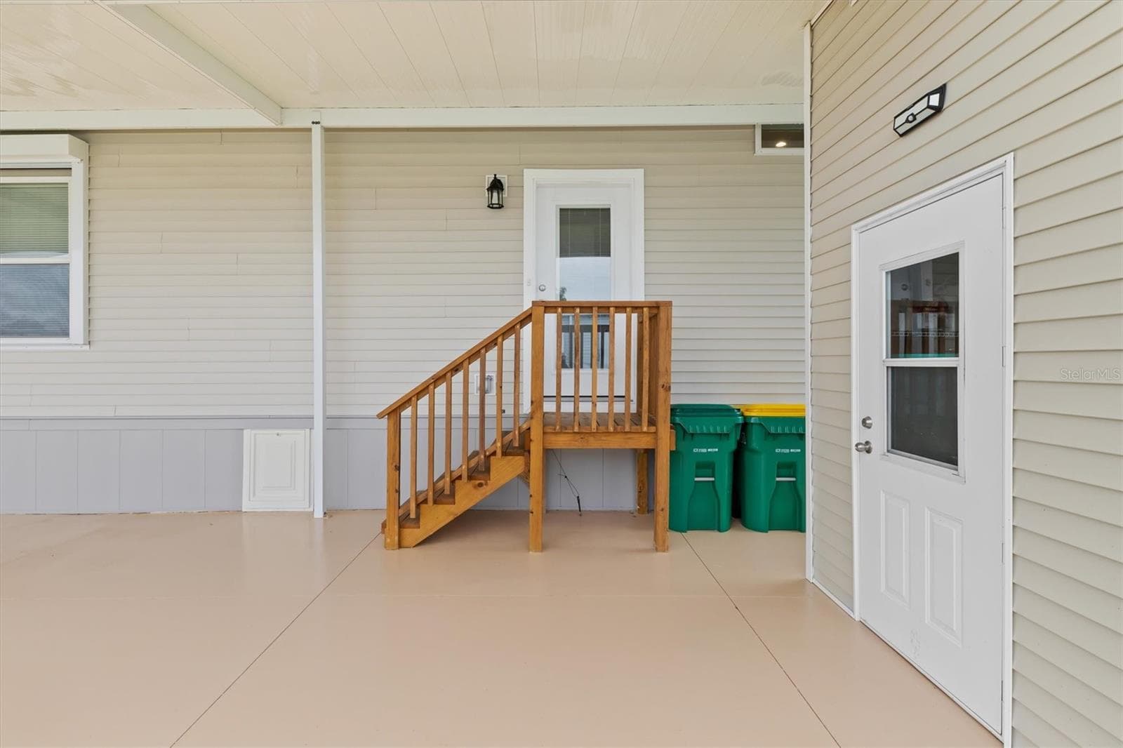 Manufactured Home at 6287 GREENFINCH RD, ENGLEWOOD, photo 28 of 47