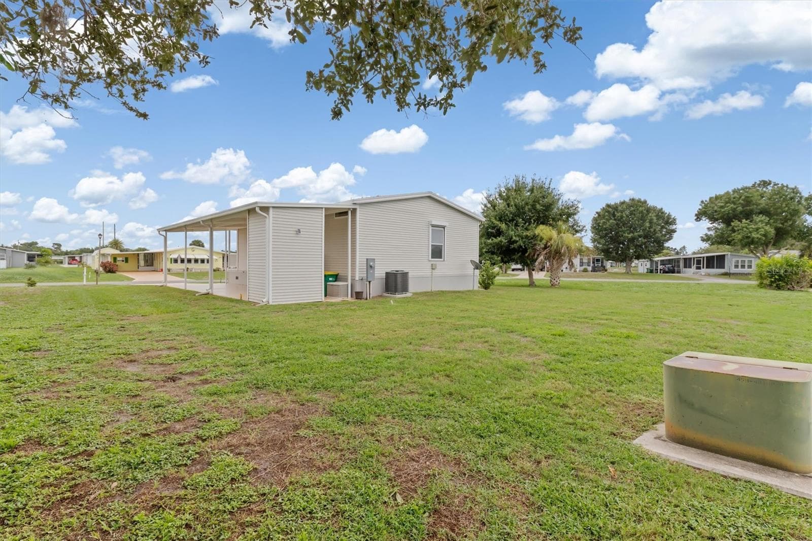 Manufactured Home at 6287 GREENFINCH RD, ENGLEWOOD, photo 30 of 47