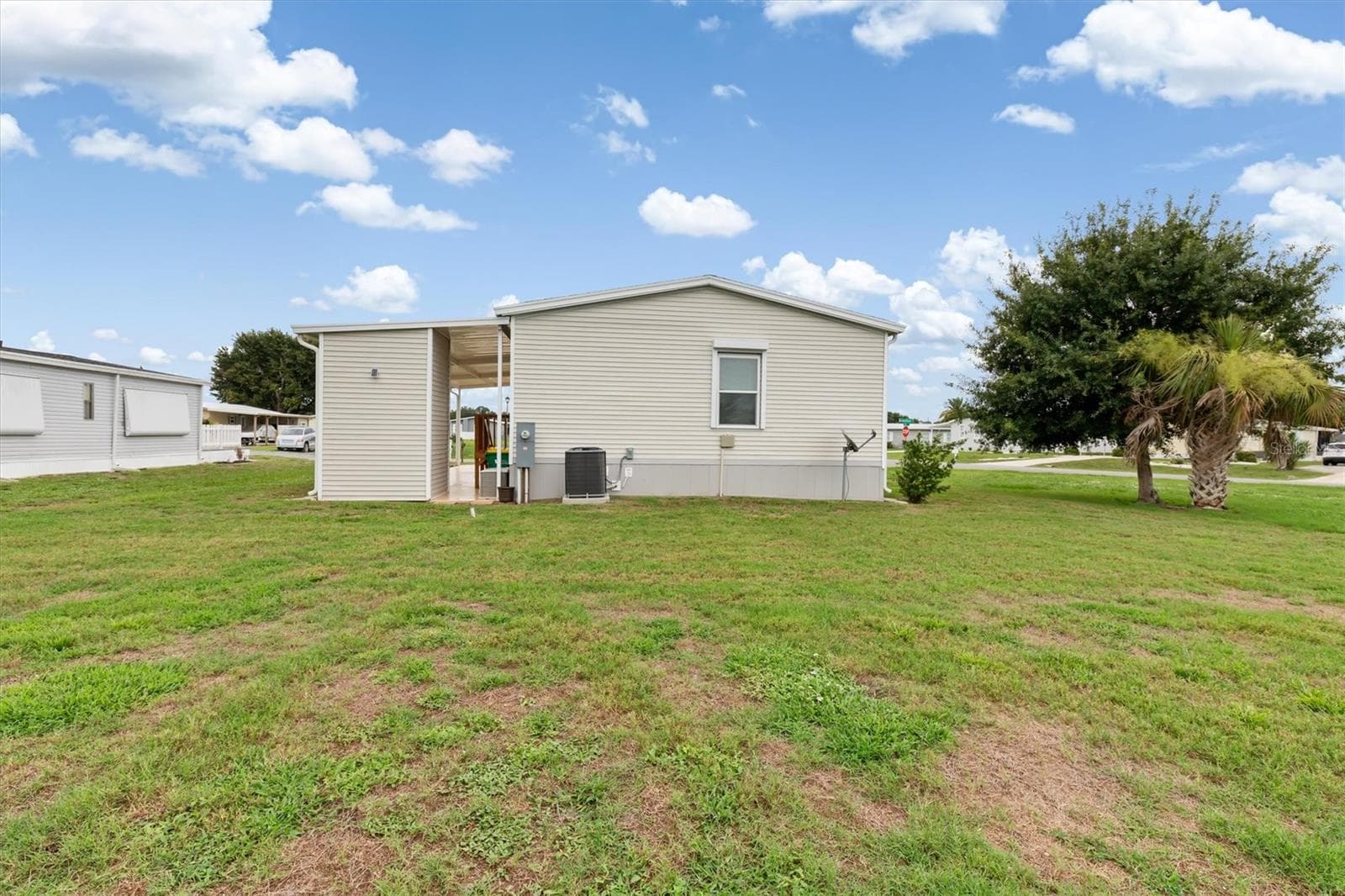 Manufactured Home at 6287 GREENFINCH RD, ENGLEWOOD, photo 32 of 47