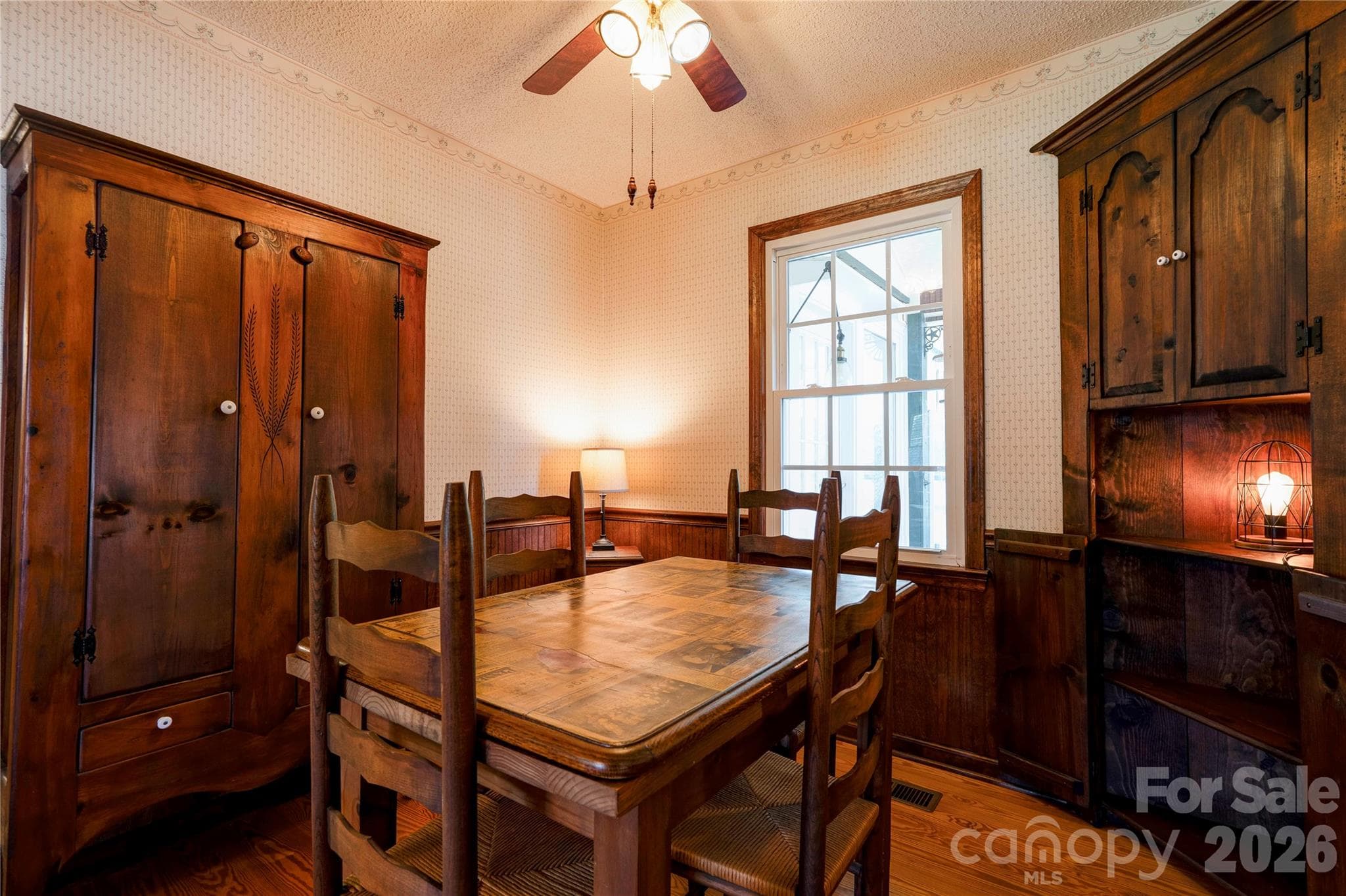 Breakfast Room - 719 W Zion Church Road, Shelby