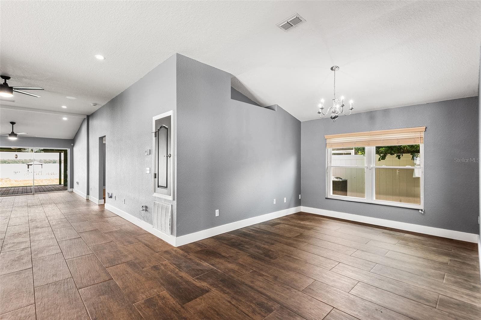 Single Family Residence at 4123 ISLAND LAKES DR, WINTER HAVEN, photo 7 of 48