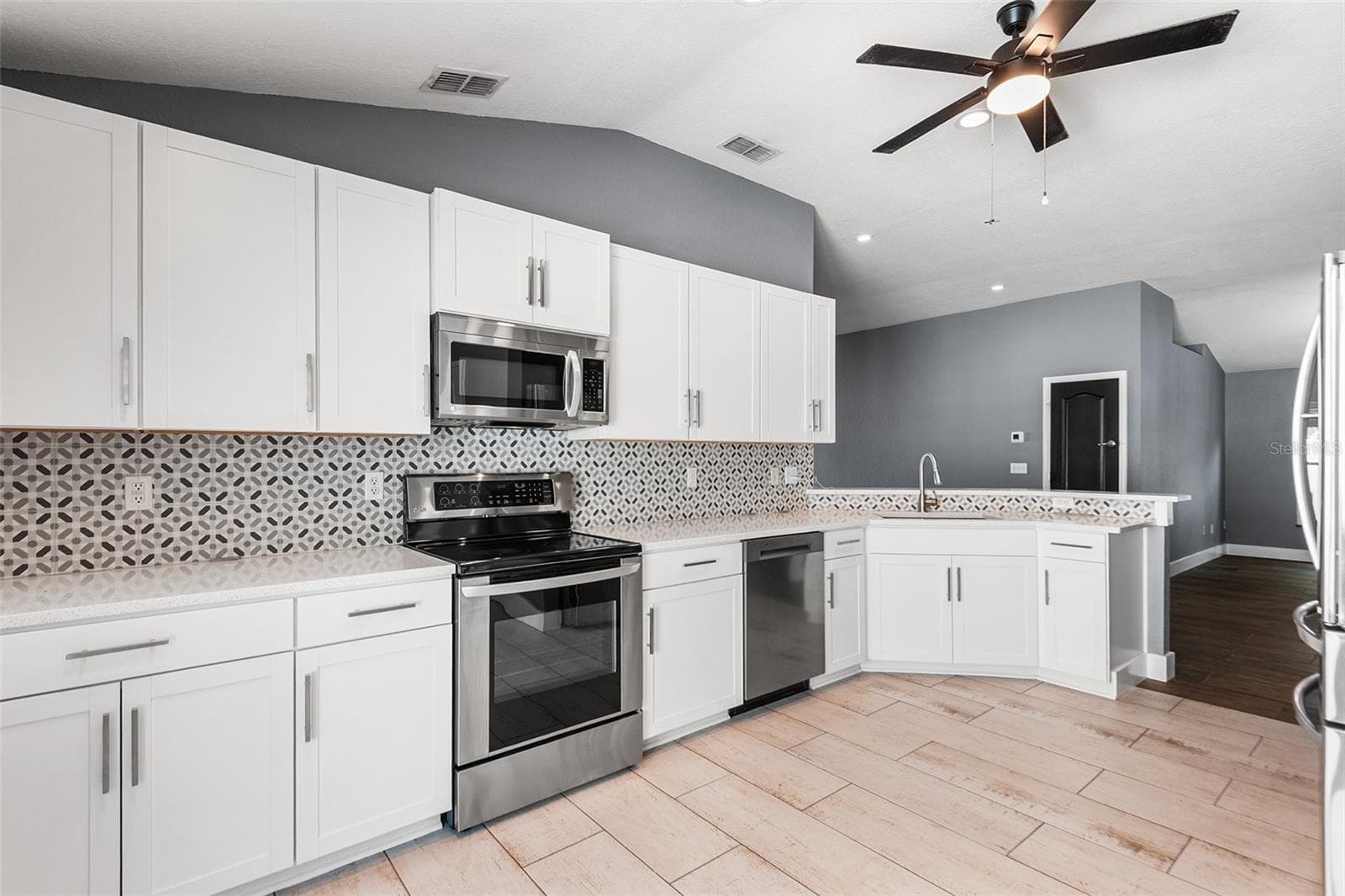 Single Family Residence at 4123 ISLAND LAKES DR, WINTER HAVEN, photo 14 of 48