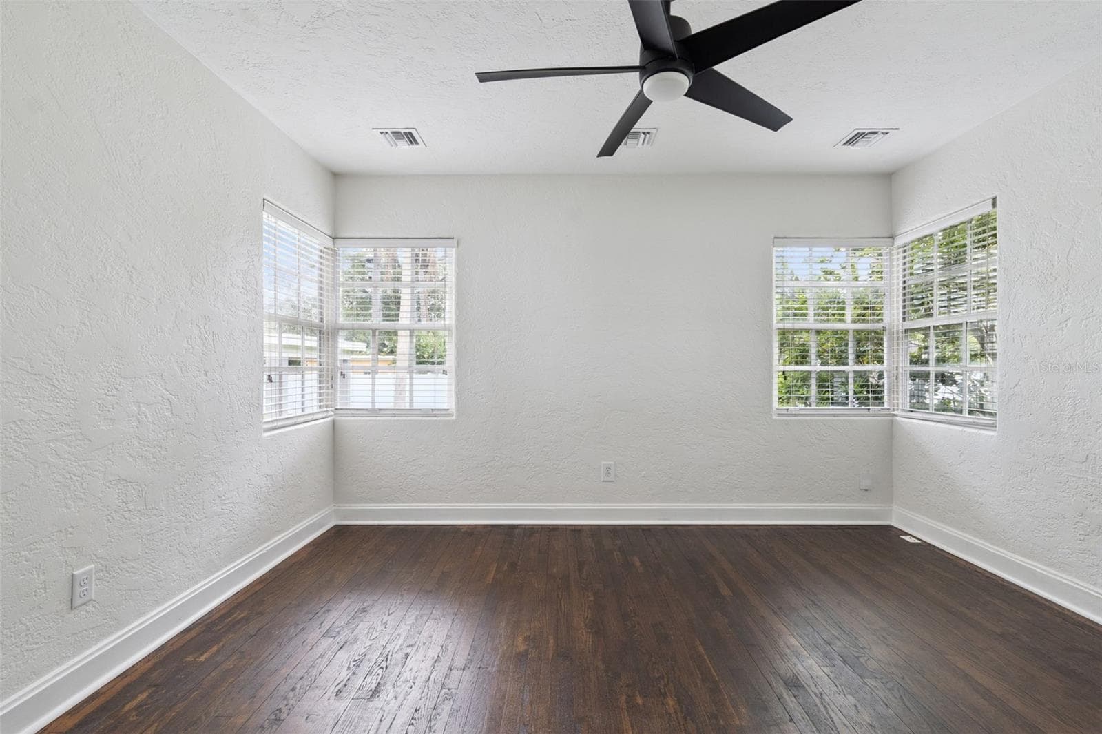 Single Family Residence at 207 S SUMMERLIN AVE, SANFORD, photo 32 of 50