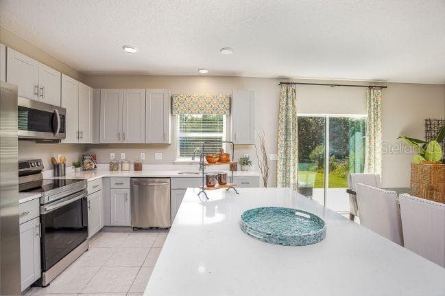 Model home - actual features may vary. - 621 BROADOAK DR, DUNDEE