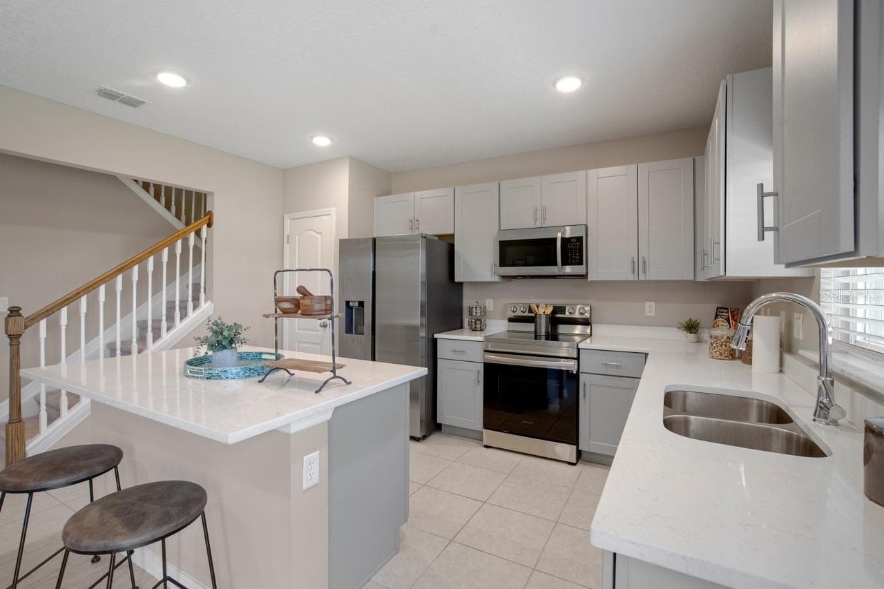 Model home - actual features may vary. - 621 BROADOAK DR, DUNDEE