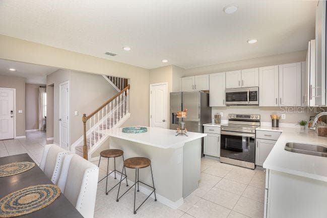 Model home - actual features may vary. - 621 BROADOAK DR, DUNDEE