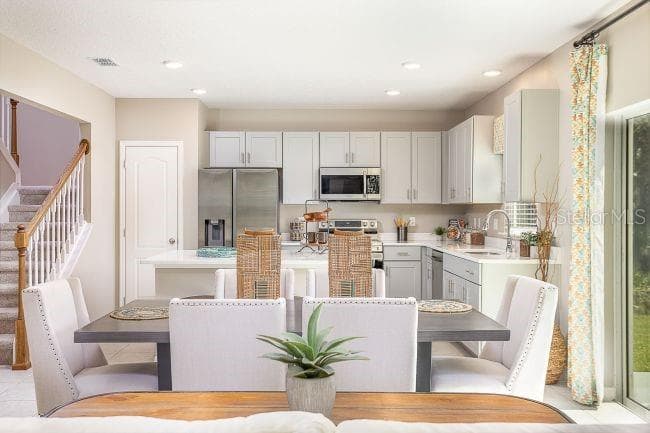 Model home - actual features may vary. - 621 BROADOAK DR, DUNDEE