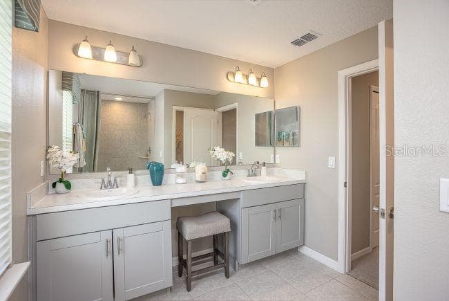 Model home - actual features may vary. - 621 BROADOAK DR, DUNDEE