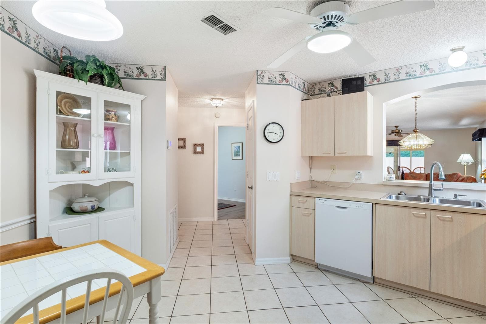 Villa at 631 ENCONTO ST, THE VILLAGES, photo 5 of 31