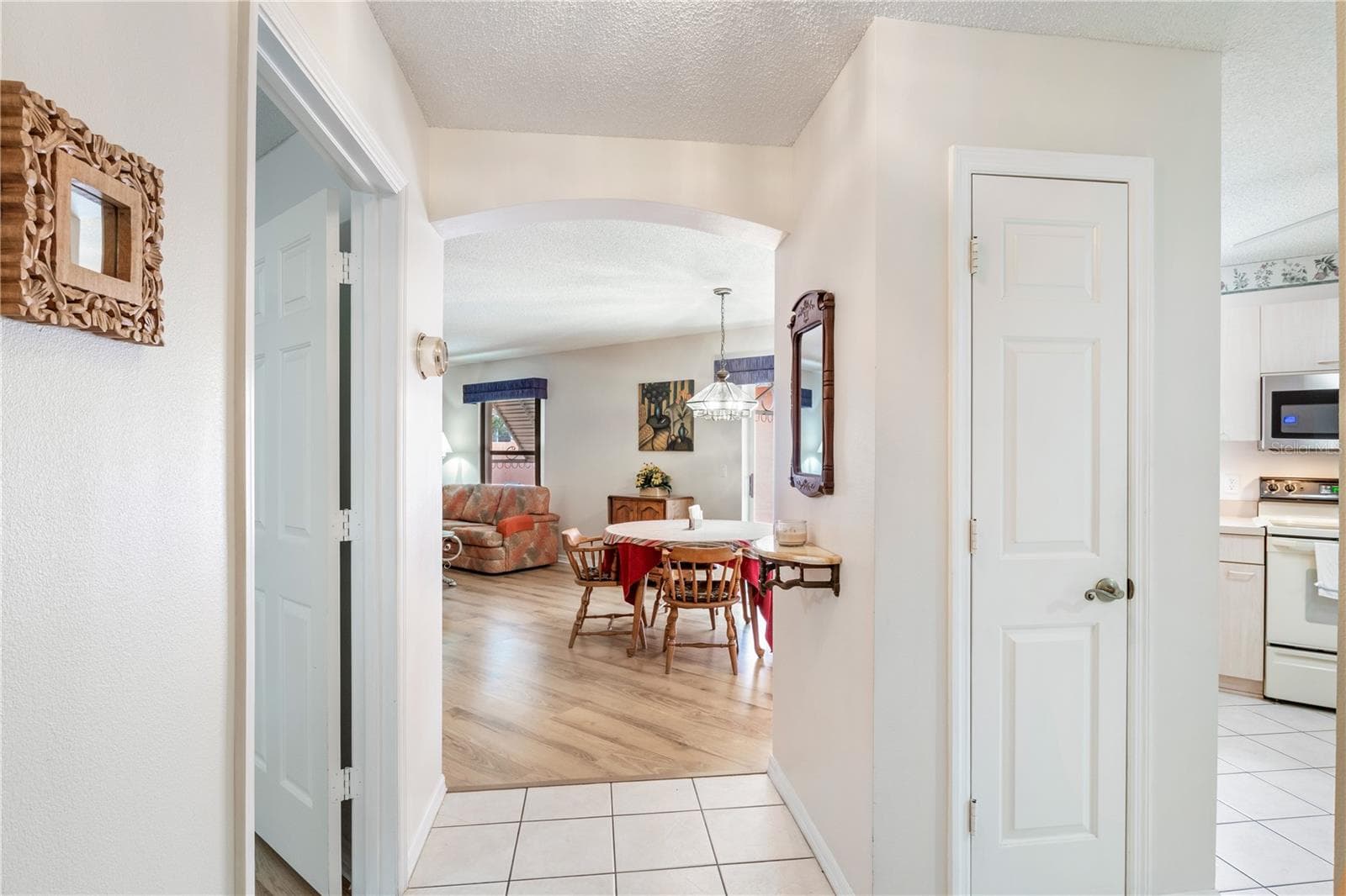 Villa at 631 ENCONTO ST, THE VILLAGES, photo 8 of 31