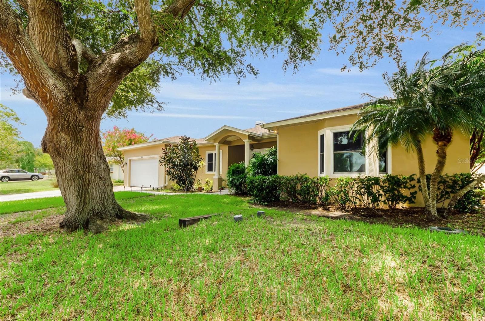 BUILY IN 2007 WITH NEWER BUILDING CODES! - 1888 BUGLE LN, CLEARWATER