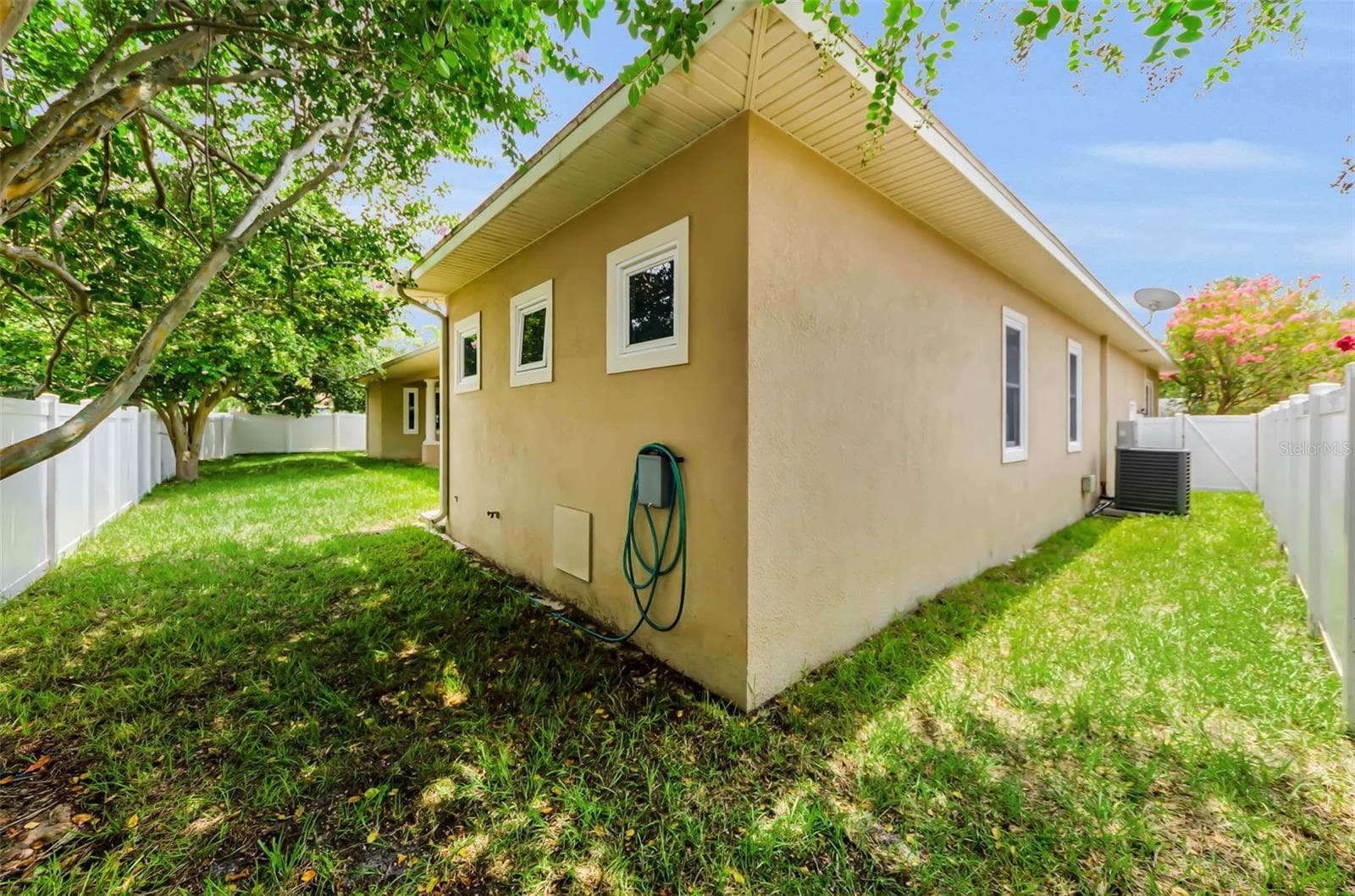 BEAUTIFUL SHADED LOT! - 1888 BUGLE LN, CLEARWATER