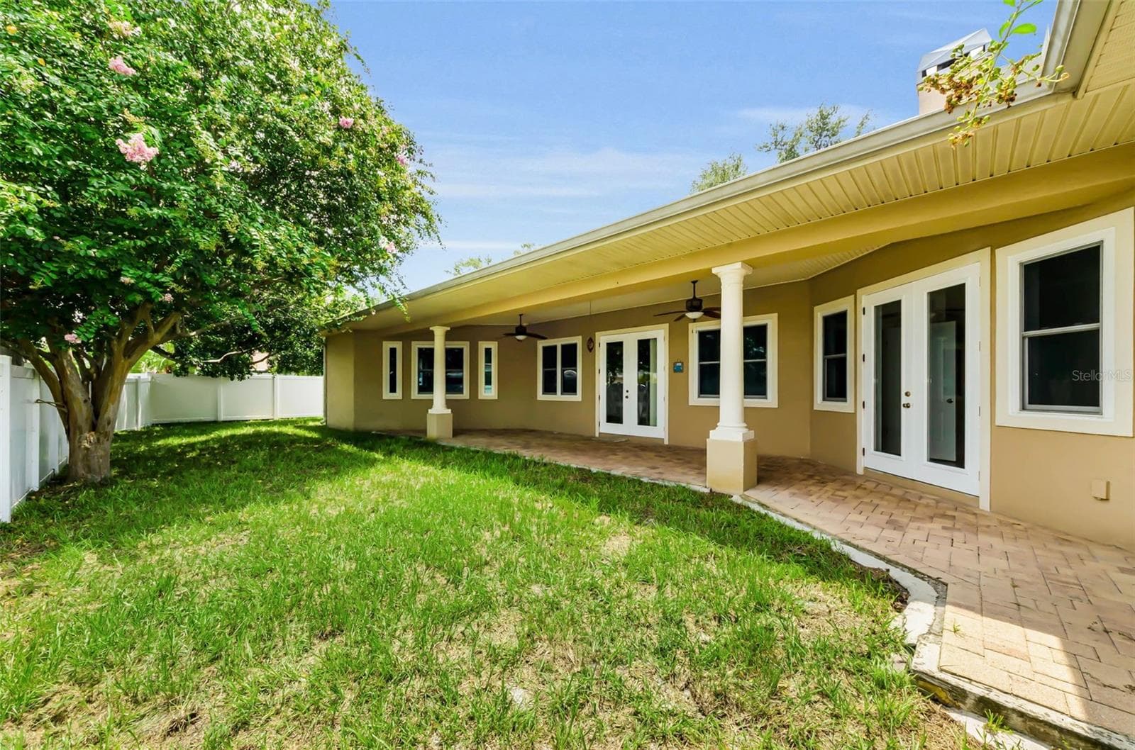 READY FOR THE POOL, A GARDEN OR CHICKENS! - 1888 BUGLE LN, CLEARWATER