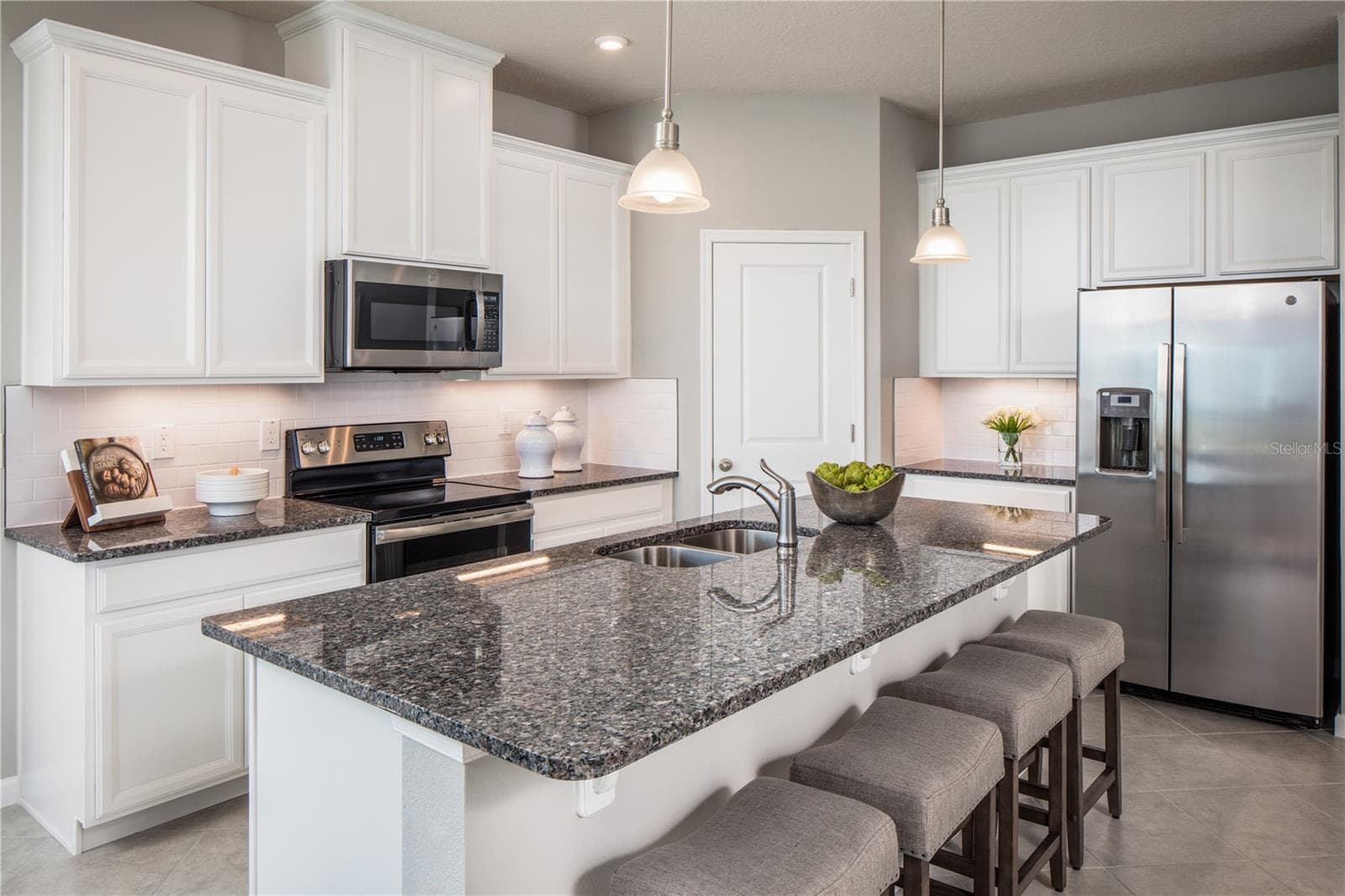 Single Family Residence at 2236 LABRADOR LOOP, WINTER HAVEN, photo 8 of 21